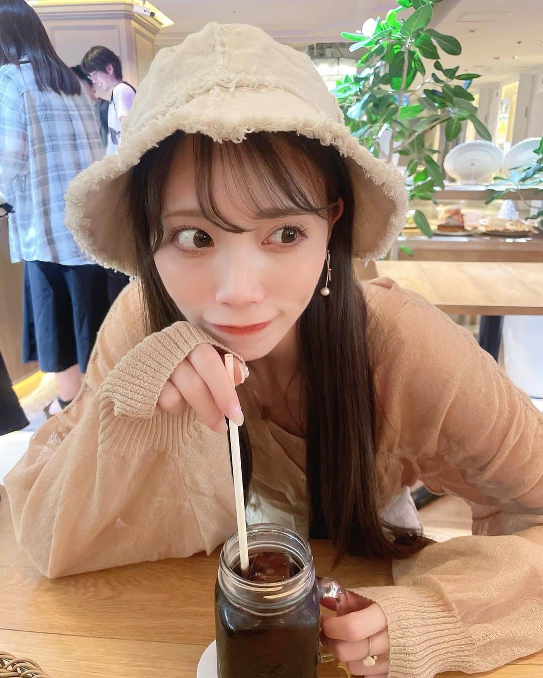 宇佐美幸乃さんのインスタグラム写真 - (宇佐美幸乃Instagram)「アイスコーヒー依存症☕️  #cafe #アイドル #follwme #emoda #cocodeal #idol #japanesegirl #バケハコーデ #fff😊 #japanese」6月9日 13時32分 - usami_yukino