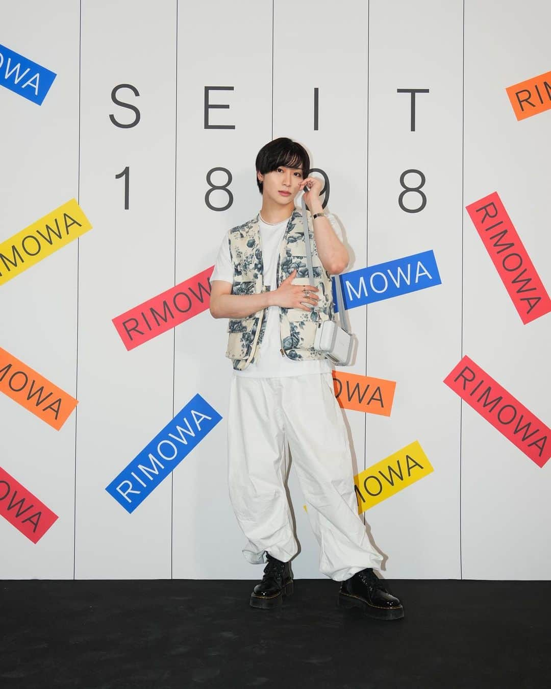 武本悠佑（ゆっけ）のインスタグラム：「リモワ125周年アニバーサリー展「SEIT 1898」  #RIMOWA125　 #RIMOWAseit1898 @RIMOWA」