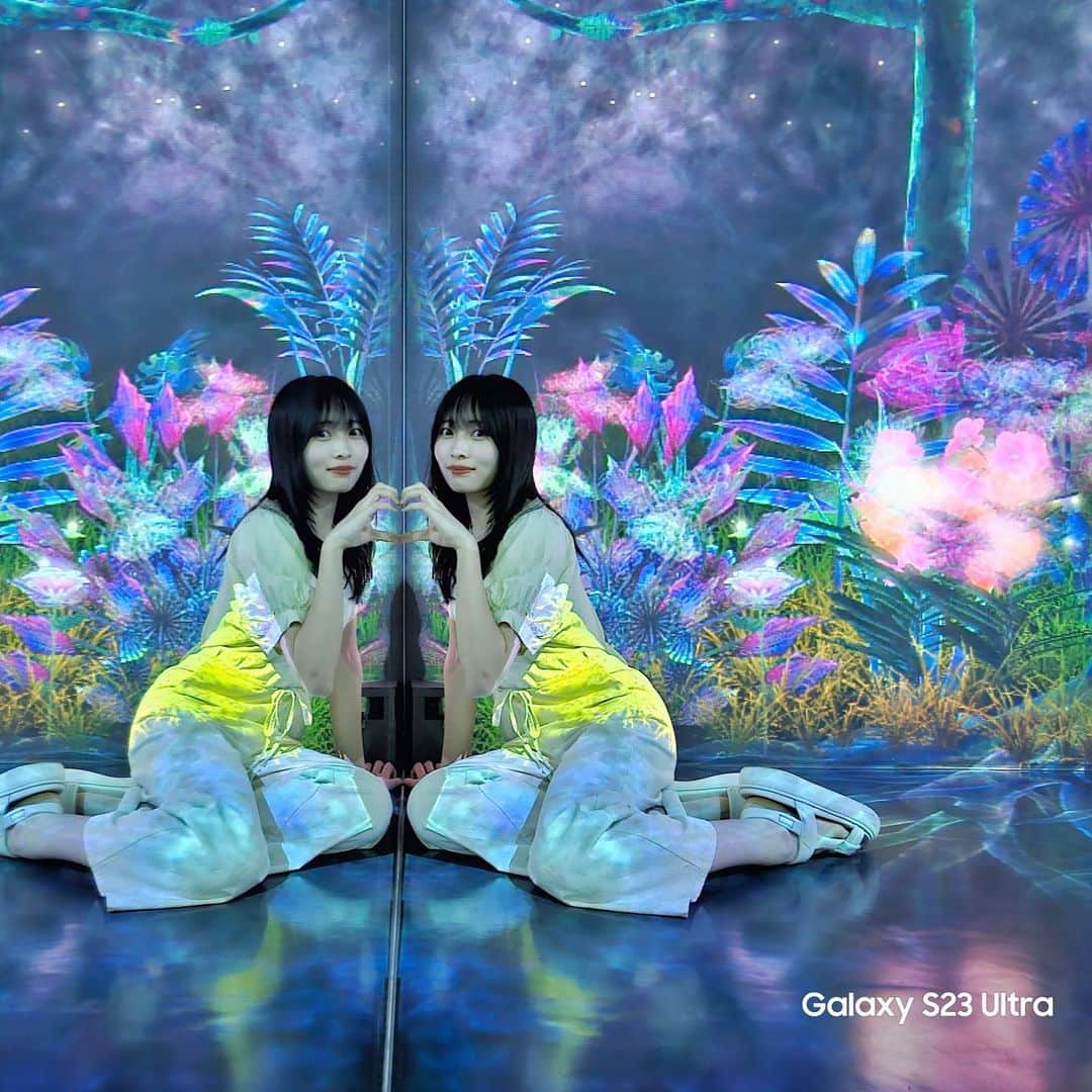 金山奈々絵のインスタグラム：「Galaxy Harajuku 何気に初めて中に入ってみたの！ こんなに色んな体験できると思わなくて、とっても楽しかった😂🤍落ち着いてて、おすすめスポットだ🐘私はほのちと行ったけど、デートにもおすすめな感じ  4月20日に発売されたばっかりの Galaxy S23 Ultraの画質も体験してきました！(写真は全部 Galaxy S23 Ultraです)   綺麗に明るく撮れるから、暗い場所の記憶が写真で残せた、、!幸だね〜😭🍣  #GalaxyS23Ultra #withGalaxy #Galaxyのある生活 #Promotion」