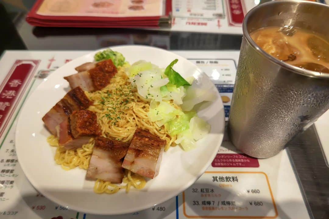 伊藤修子さんのインスタグラム写真 - (伊藤修子Instagram)「昼と夕方の間に少し時間があったので汁なし麺を食べ、漫画喫茶にいました。」6月9日 19時01分 - itoshuko
