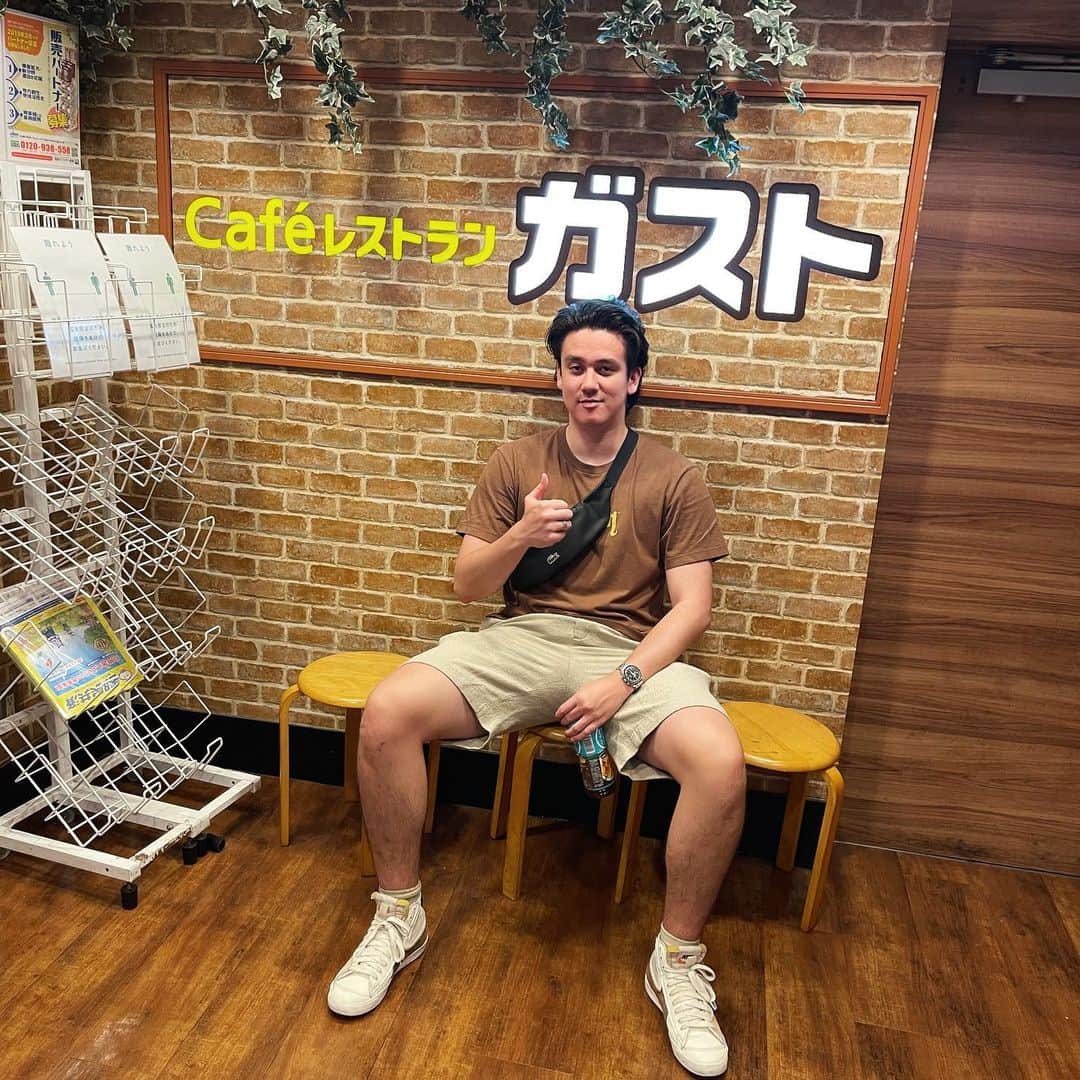 じゅんのインスタグラム：「和食の朝ごはん食べたい🍱  美味しい店どこや！」
