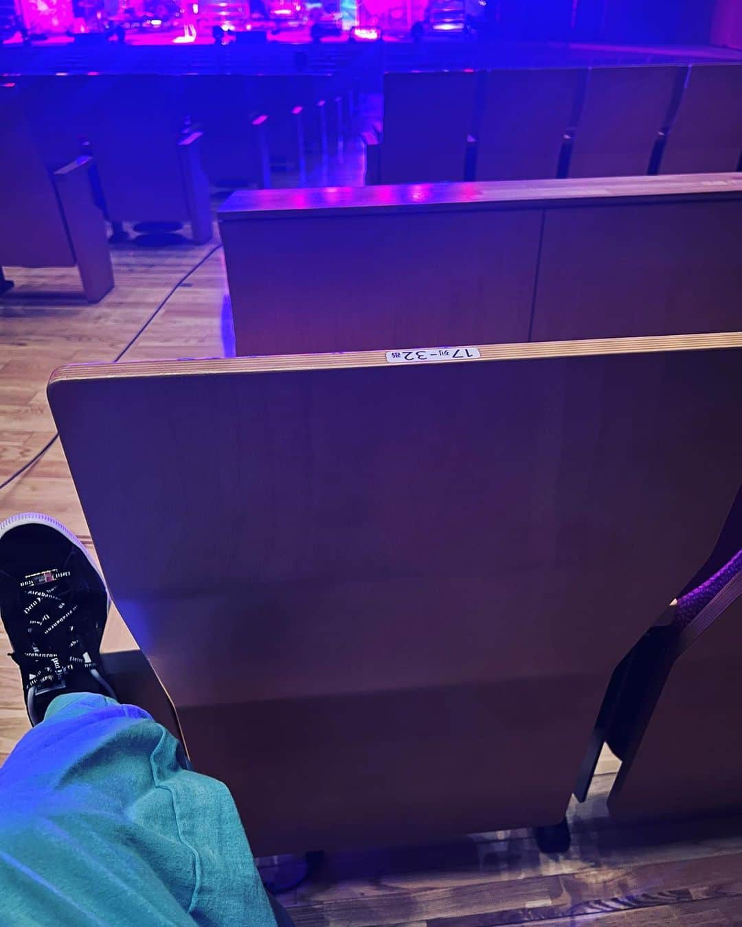 ミヤ のインスタグラム：「本日のハズレ席 の一個前の席 #mucc25th」