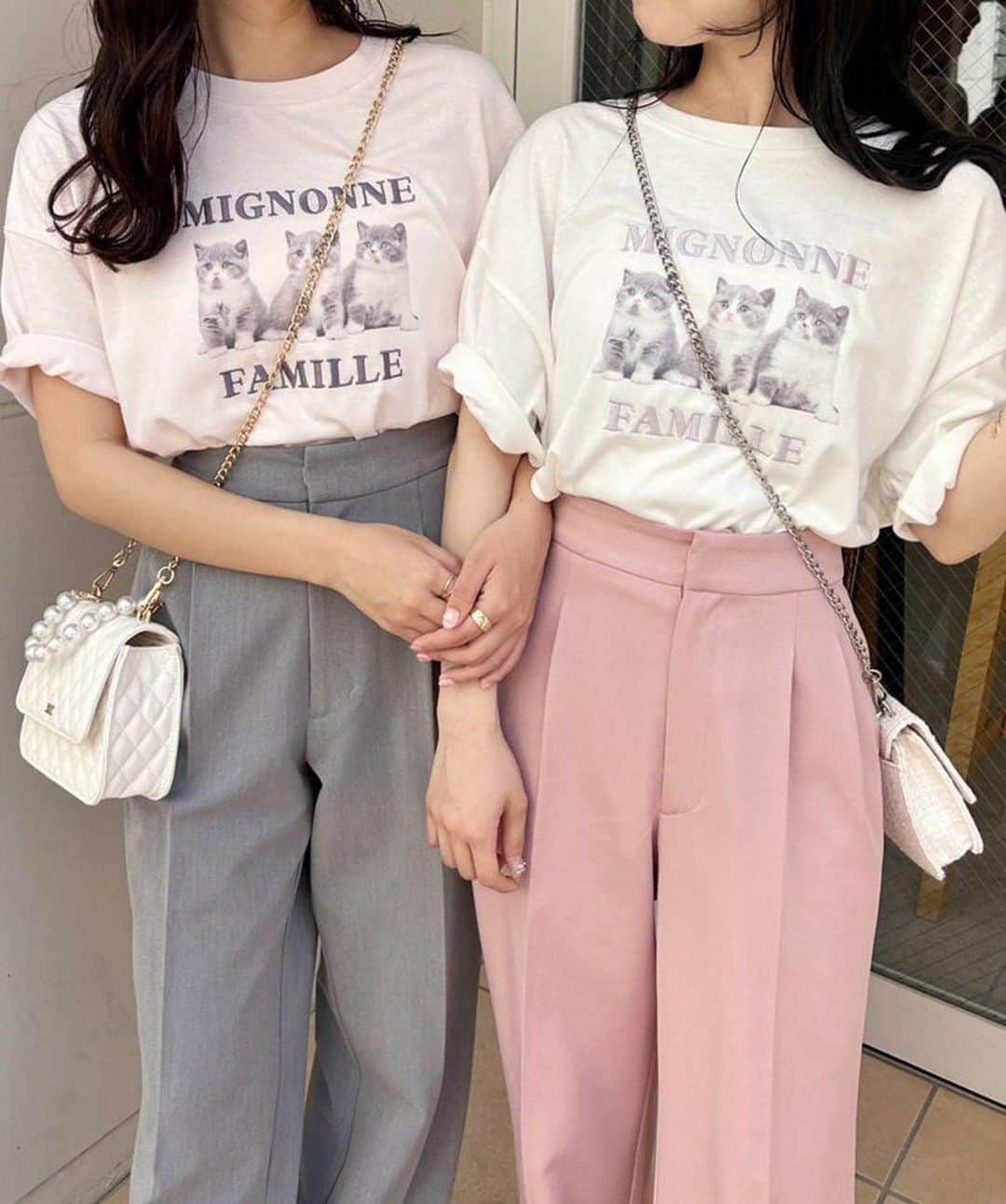 Fleur Fleurのインスタグラム：「🐱貓奴要買嗎？ 為咗將來隻貓￼～小編都想買🥹🥹💓  準備咗大量夏季服飾俾大家揀🥰💓💓💓🎀 全部都係現貨發售 不過真係要訂貨 因為有好多客人已經落咗order啦🤓🌟 你入手新貨未啊？ 今次特別推介短袖外套同埋pants款  全部都係勁多勁啱香港夏天着 歡迎WhatsApp查詢! watsapp: 5572-9458」