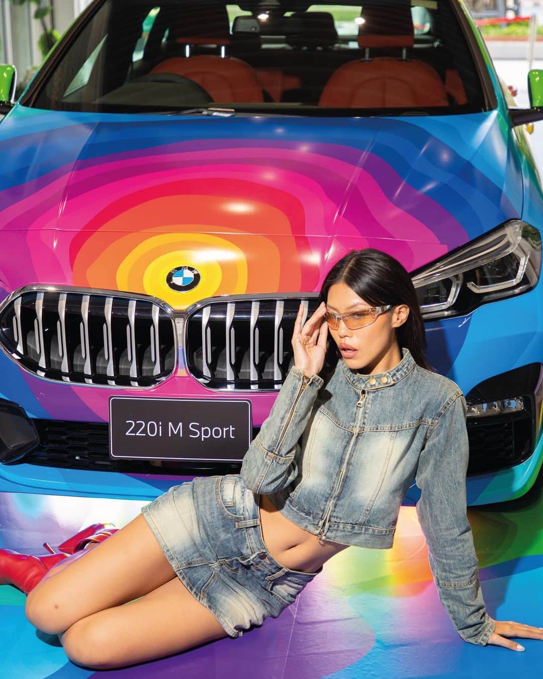 BMW Thailandさんのインスタグラム写真 - (BMW ThailandInstagram)「สุดสัปดาห์นี้ออกมาสนุกกับ BMW ได้ที่สามย่านมิตรทาวน์ หลากหลายโมเมนต์ ที่ใครเห็นก็อยาก JOY! ในกิจกรรม* #DrivenByDiversity ที่มาสร้างสีสันตลอดเดือนกับกิจกรรมครีเอทวิดีโอลง TikTok ของคุณ ลุ้นรับ Test Drive กับ BMW THE 2 นานสูงสุด 7 วัน และกิจกรรมโชว์ความเป็นคุณให้โลกได้เห็นที่ Photo Booth พิเศษเพื่อคุณทุกคน อ่านรายละเอียดและเงื่อนไขของกิจกรรมเพิ่มเติมได้ที่เฟสบุ๊ค BMW Thailand  รอติดตามกันได้เลย! กับ ENJOY LEARNING. ENJOY DRIVING. BMW คันที่ใช่ ดีลพิเศษแบบที่ชอบ เฉพาะนักศึกษาใน BMW On Tour ตั้งแต่วันที่ 26-30 มิถุนายน 2566 บริเวณทางเข้าศูนย์การค้าฝั่งซอยจุฬา 42   *เงื่อนไขกิจกรรมเป็นไปตามที่บริษัทกำหนด #BMW #BMWTH #JOYisBMW #สุนทรียภาพแห่งการขับขี่ #DrivenByDiversity #Samyanmitrtown #ConnectingPride」6月9日 14時01分 - bmwthailand