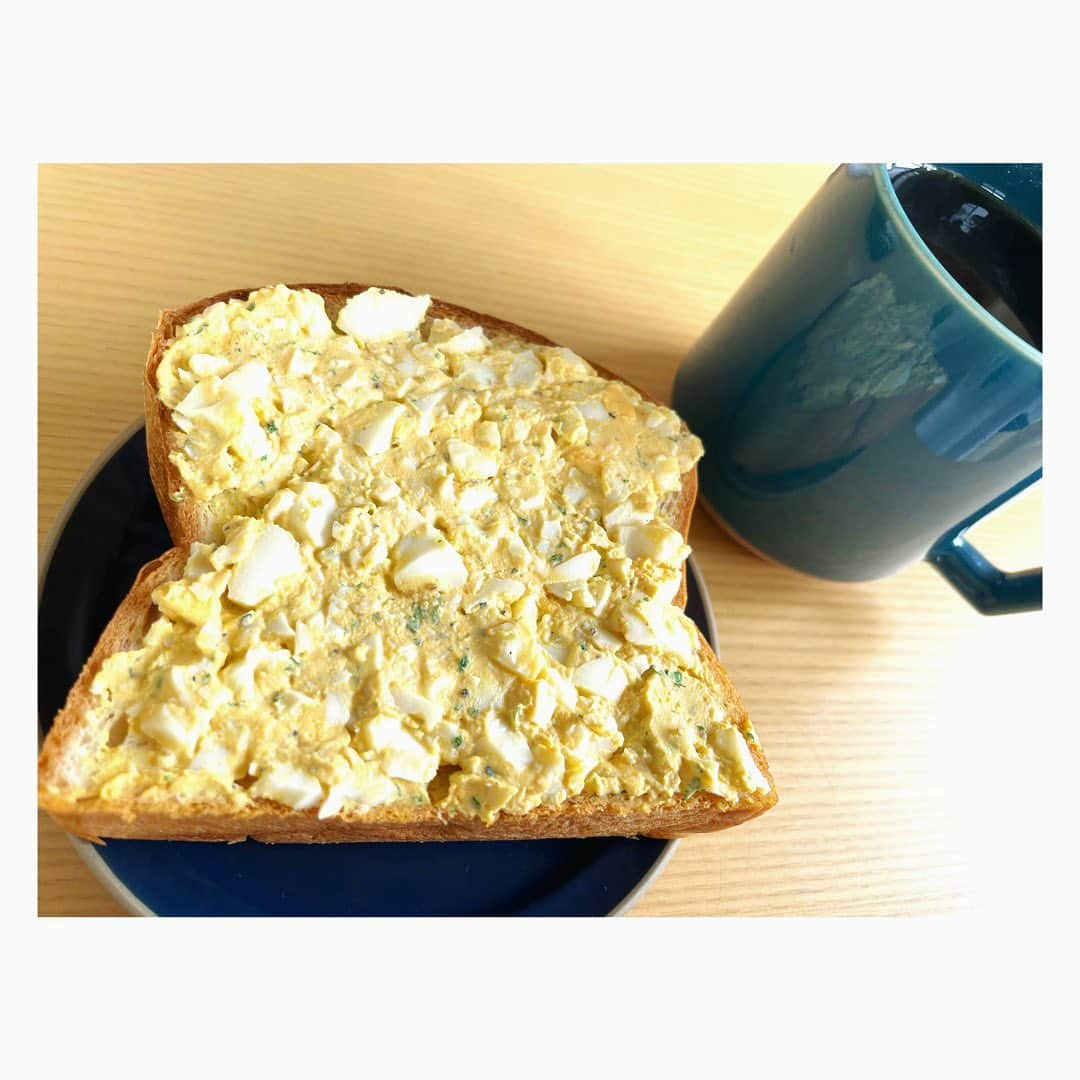 小川麻琴さんのインスタグラム写真 - (小川麻琴Instagram)「@santino_shibuya さんの米粉食パン🍞  お米の甘味が美味しいもっちり食感の生地で、ずっしり感もあり大好きな食パン❤️  手作りのタマゴサラダのっけて食べました🤭  最高🥹❤️  #サンチノ #米粉  #食パン #タマゴサラダ #オープンサンド #まことパン #まことベーグル #パンスタグラム」6月9日 14時11分 - 1029_makoto