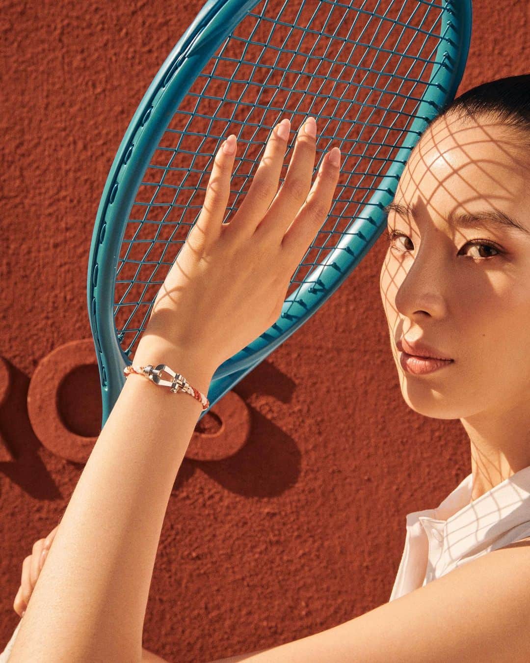 のインスタグラム：「Force 10, set & match! It was a joy to take part in a new challenge with @fredjewelry 🤍 Lead your best life and don’t limit yourself to challenges!  #FREDxRolandGarros #GoBeyond #ad」