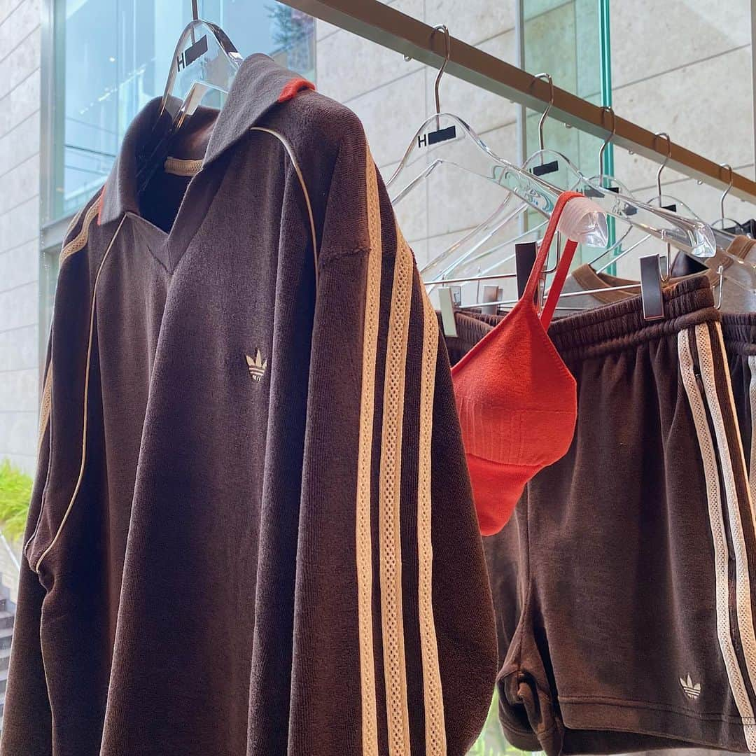 H BEAUTY&YOUTHさんのインスタグラム写真 - (H BEAUTY&YOUTHInstagram)「#adidasoriginals #walesbonner #adidaswalesbonner  #H_beautyandyouth #エイチビューティアンドユース @h_beautyandyouth  #BEAUTYANDYOUTH #ビューティアンドユース #Unitedarrows #ユナイテッドアローズ」6月9日 15時19分 - h_beautyandyouth