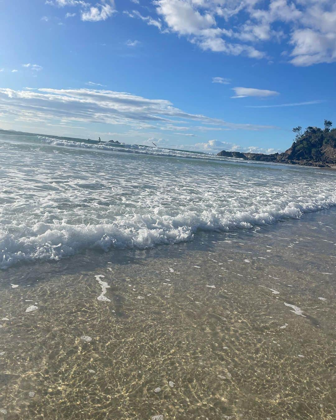 山田愛さんのインスタグラム写真 - (山田愛Instagram)「Loving the beach life💙🫧  avocado・ocean・sky・acaibowl・coffee・bikini・colorful・palmtree・friends・lots of smile  #earth #beachlife #nature #thankful #australia #🇦🇺  #オーストラリア」6月9日 15時23分 - aiyamada_