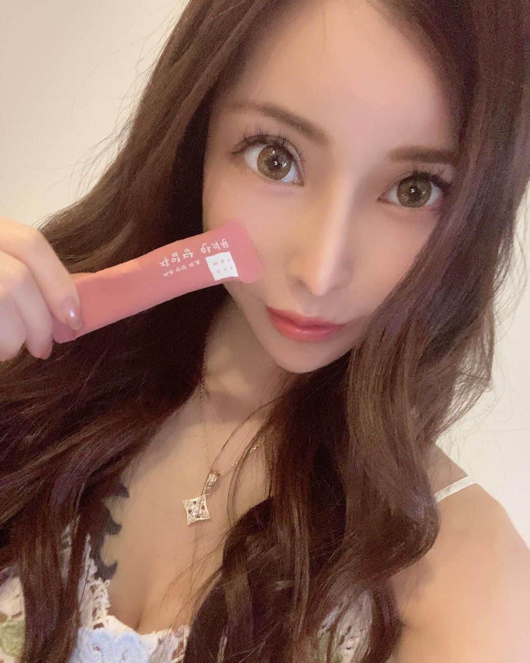 高橋沙弥華さんのインスタグラム写真 - (高橋沙弥華Instagram)「リバウンドなし✌ 体重キープ用にまぢで鬼リピート中🔥 ポイントが欲しい🥹💓  お互いお得な20000ウォン分のポイントもらえるクーポンコード6FQ04C✨（初回購入の人だけ問い合わせの時に伝えてください。2回目の購入時に適用されます。）  @jaimdangjp  . . . . .  #pr #自任堂 #空肥丸 #食欲抑制 #体温上昇 #浮腫対策 #むくみ対策 #本気のダイエット #diet #漢方ダイエット #コンビファン #ダイエット #痩せた #痩せたいけど食べたい  #痩せたい人と繋がりたい  #アラサー #アラサー女子  #アラサーダイエット」6月9日 15時43分 - takahashi_sayakachan1204