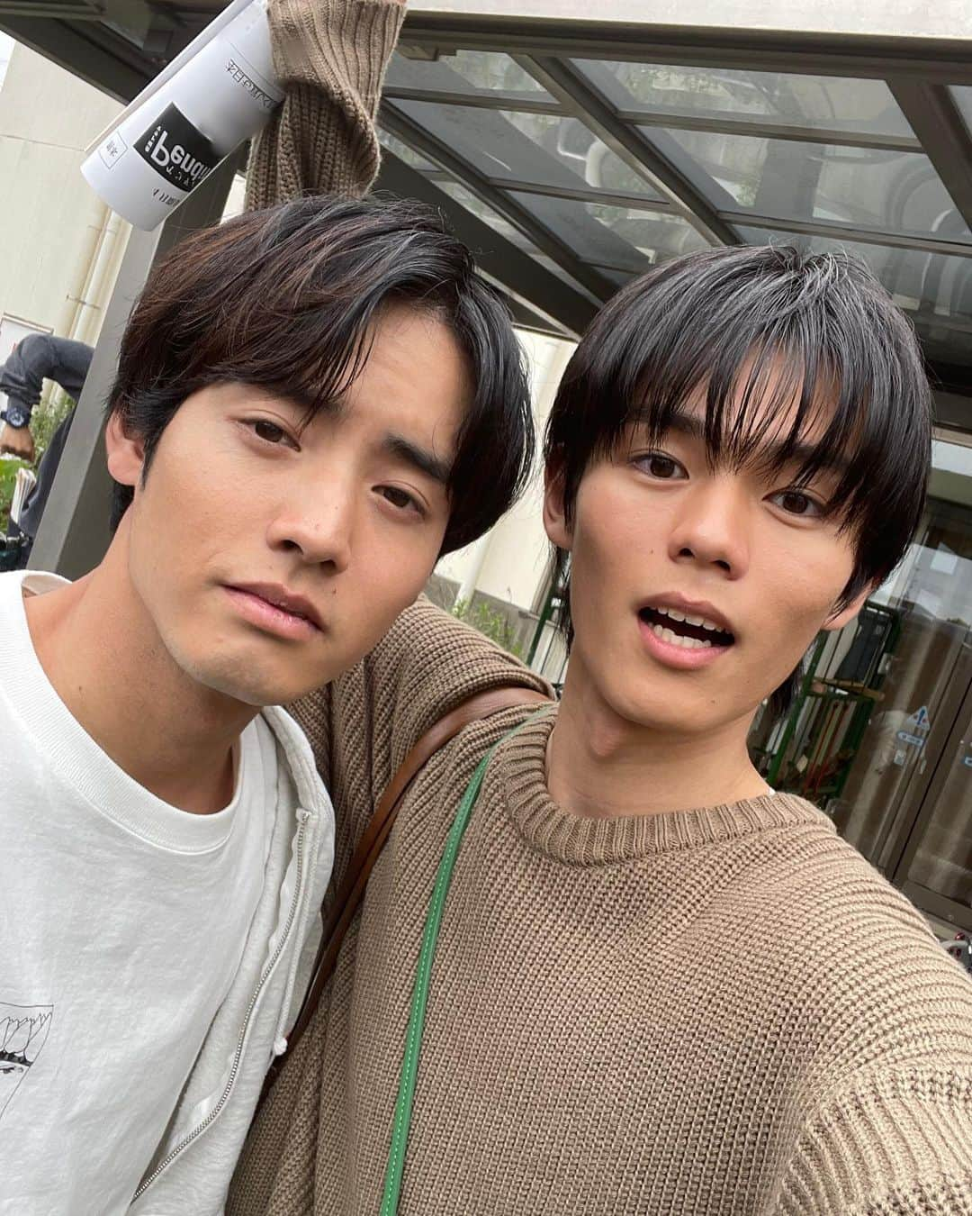 日向亘さんのインスタグラム写真 - (日向亘Instagram)「ペントレ８話よろしくです！  #初期の優斗と和真髪型似すぎてた  #赤楚さんは自分かと思ってみてたら日向だったって  #おこがましいんで言えなかったんですけど僕も同じ現象起きてました」6月9日 16時03分 - hyuga_wataru