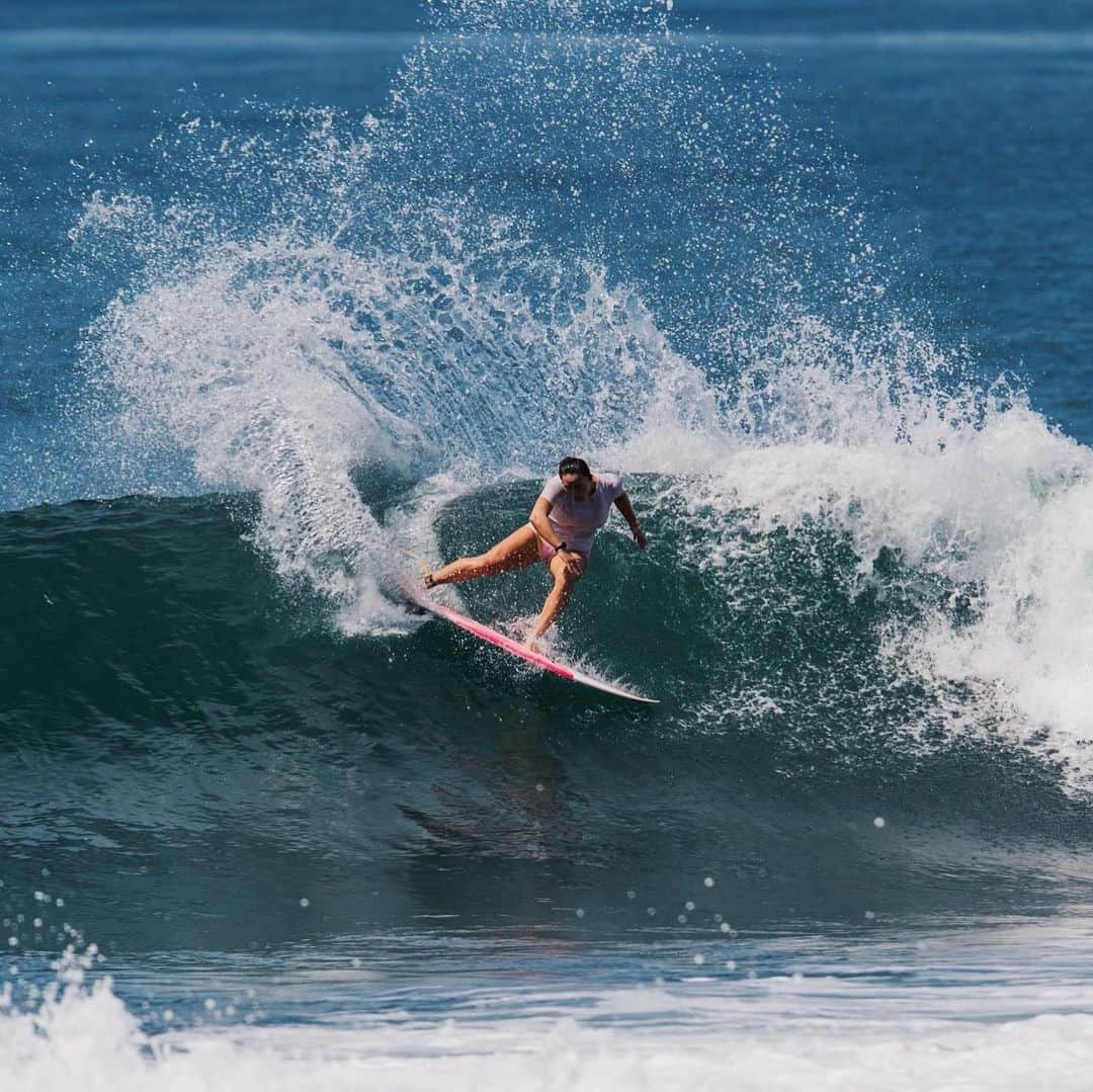 カリッサ・ムーアのインスタグラム：「Enjoying El Salvador. Fun waves heading into the start of the comp 🤤 photos/ @haydengarfield_ @ryanell_ 🙏🏼」