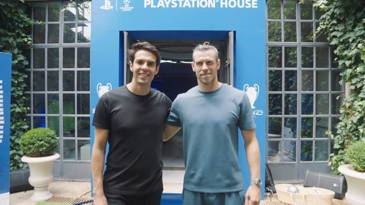 カカのインスタグラム：「Linking up with my friend @garethbale11 today at #PlayStationHouse Istanbul #UCLFinal #ad」