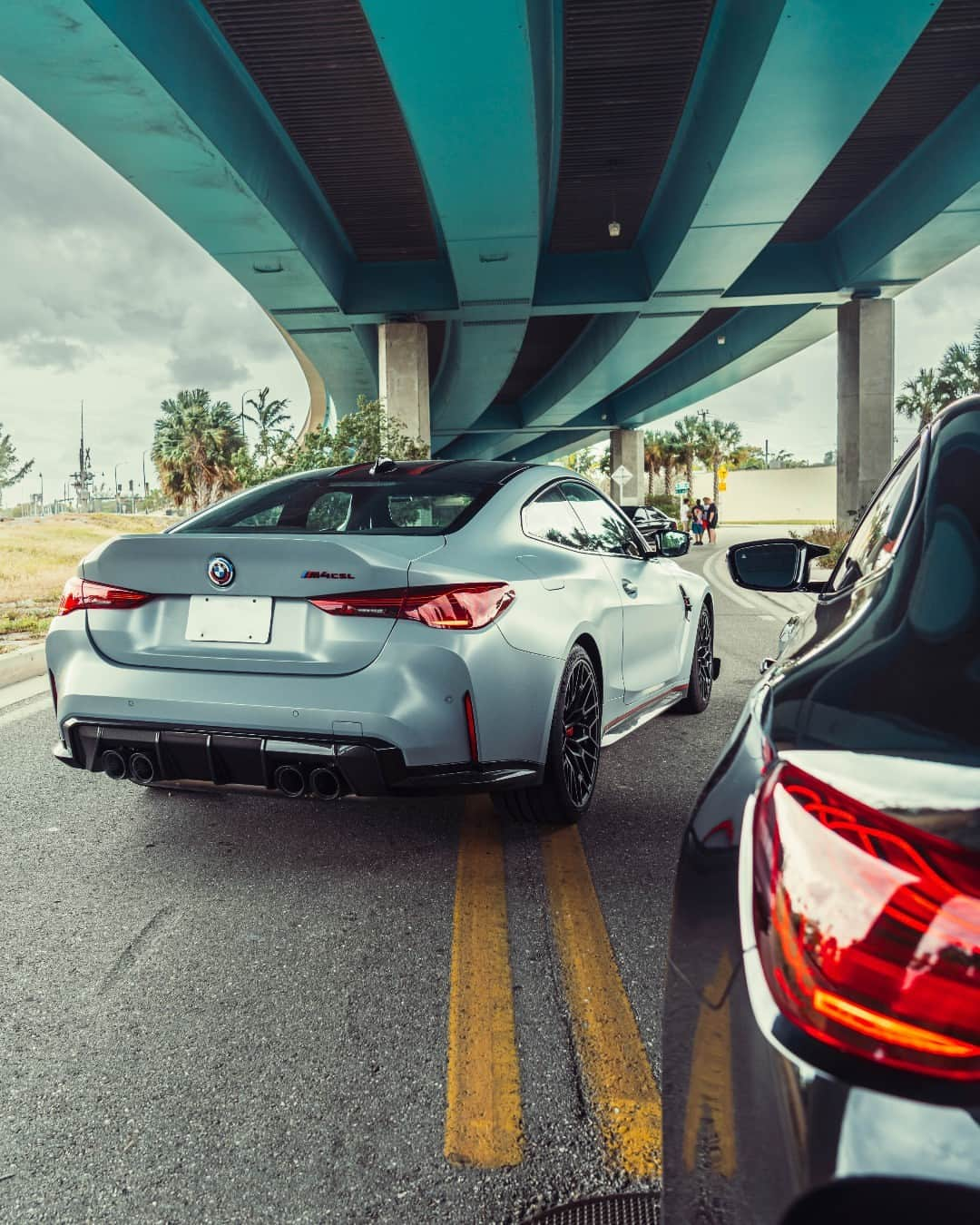 BMWさんのインスタグラム写真 - (BMWInstagram)「Double trouble. 💕 Will you take your BMW M4 CSL in Black Sapphire or Frozen Brooklyn Grey?  #BMWRepost @sanzraw_ @jzaibsgarage @enriquo_suave   The BMW M4 CSL. #THEM4 #BMWM #M4 #BMW  __ BMW M4 CSL Coupé: Combined fuel consumption: 10.1–9.9 l/100 km. Combined CO2 emissions: 227–224 g/km. All data according to WLTP. Further info: www.bmw.com/disclaimer」6月10日 4時05分 - bmw