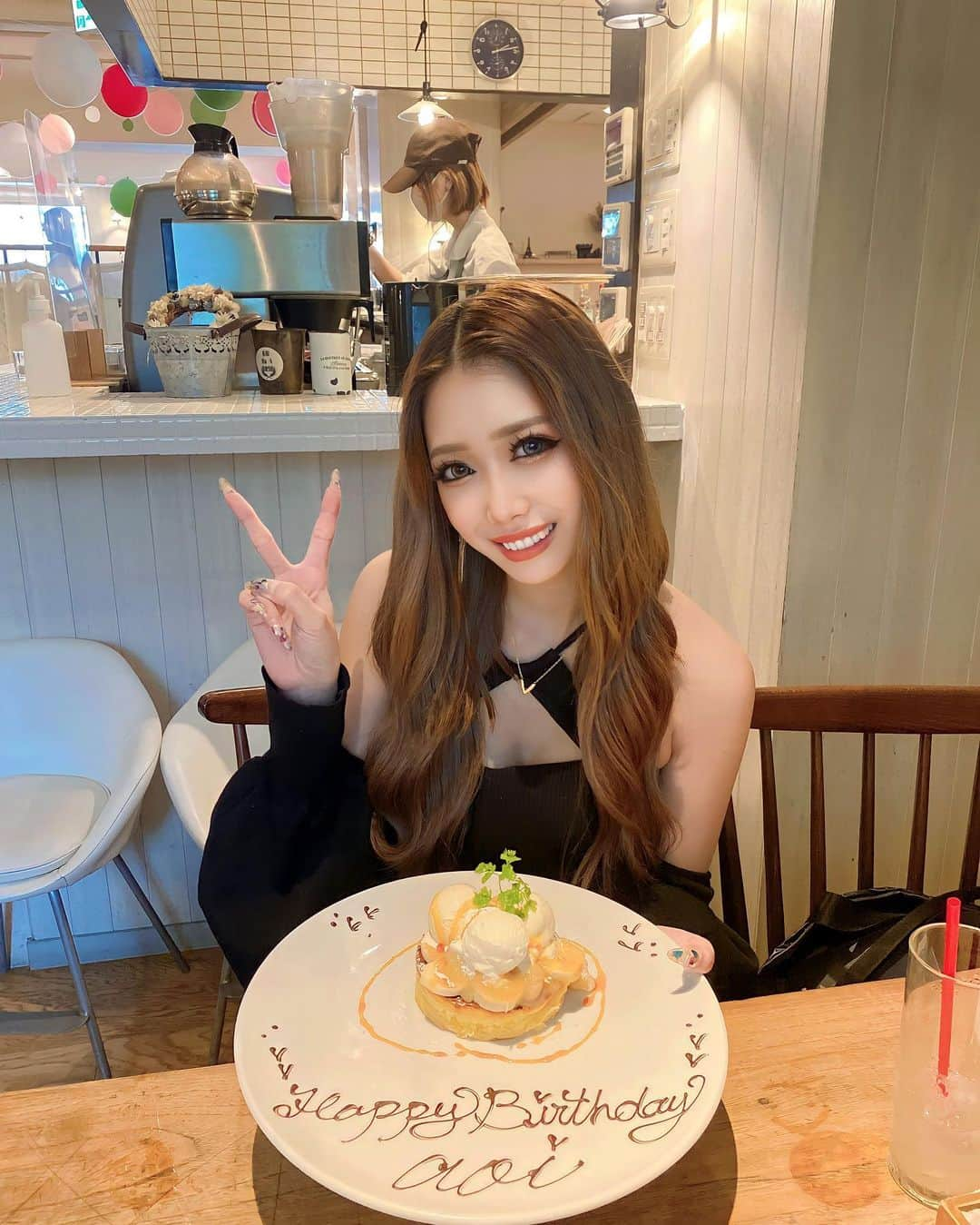 あおぽんのインスタグラム：「・ ・ ・きみが誕生日お祝いしてくれた🥰 ・ ・嬉しかったから今日のいいね選手権はこれで行きます💋 ・ ・【クロちゃんとクルーちゃん2nd 】出演中なのでいいね沢山してね！！ ・ ・  https://abema.app/5nNF  #クロクル」