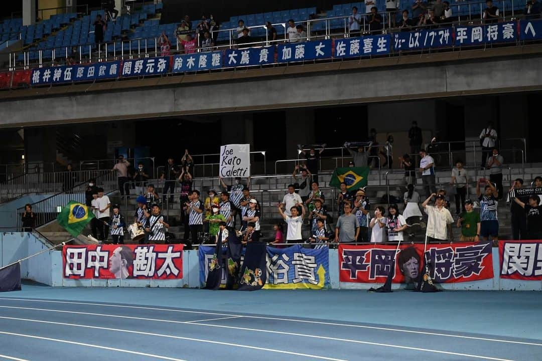 内田錬平さんのインスタグラム写真 - (内田錬平Instagram)「2023/6/7 天皇杯2回戦 vs 川崎フロンターレ 1-3 lose  アウェイの地で最後の最後まで声を出して共に闘った栃木シティサポーターの皆様に感謝です。残された試合で恩返ししていきます。 沢山の応援ありがとうございました。  サッカー選手として悔しいのはもちろん。天皇杯楽しいね。  #天皇杯 #栃木シティ #川崎フロンターレ」6月9日 19時44分 - renpiiiii