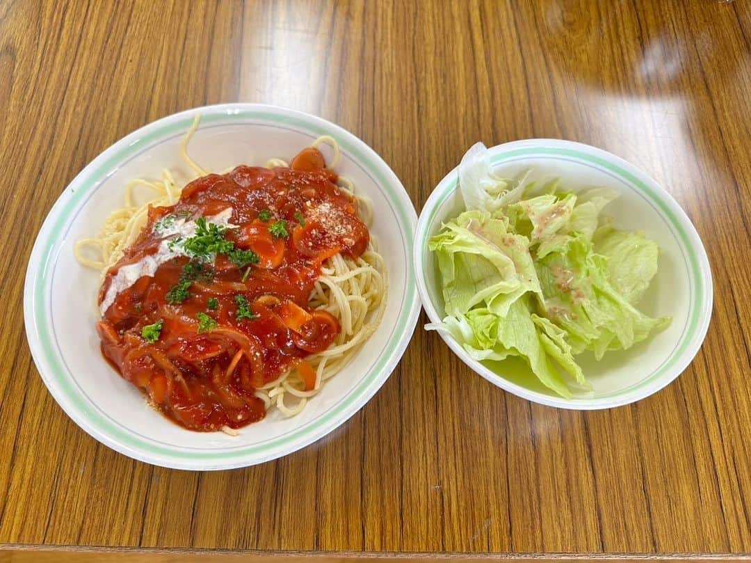 お茶の水うらんさんのインスタグラム写真 - (お茶の水うらんInstagram)「子供食堂 お手伝い中のうらんたん ꒰( ˙ᵕ‎˙ )꒱✨💗💗  #子供食堂 #子ども食堂 #フレンドセンター」6月9日 19時45分 - uran_alcoholic