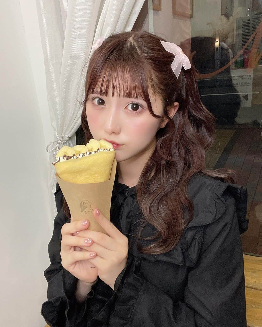 桃姫もえかさんのインスタグラム写真 - (桃姫もえかInstagram)「🍌🍫  普段はサラダクレープ派だけど 友達から「ここの生クリーム普通と違って美味しい」ときき、、  生クリームバナナチョコ注文した♡  とっても濃厚で美味しかったぁ〜(՞ ܸ. .ܸ՞)︎♡ ミルク感たっぷりなのにあっさりだからペロリと食べれる チョコレートも甘すぎないでよき👏 おすすめだよ〜皆んなも行ってみてね💕  #merciクレープ #オレオクレープ #cafe #クレープ #清澄白河カフェ#清澄白河スイーツ #清澄白河グルメ #清澄白河 #清澄白河ランチ #クレープ屋さん #くれーぷ #スイーツ　#東京スイーツ#スイーツ#甘いもの#生クリーム#清澄白河駅　 #ハーフツイン #量産型ヲタク #量産型女子」6月9日 19時56分 - moeka_141221