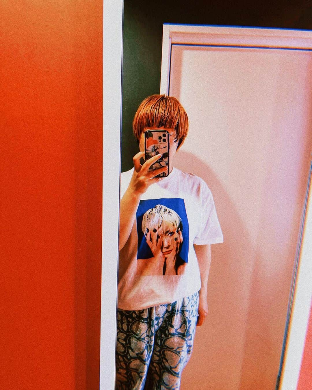 和田美枝のインスタグラム：「だいすきなカエラっちゃんのLIVE🧲  Tシャツ着てGOして🧲  シアワセ❤️💙  1つ年が増えてしまってたんだったけれど。。。w  シアワセ❤️💙」