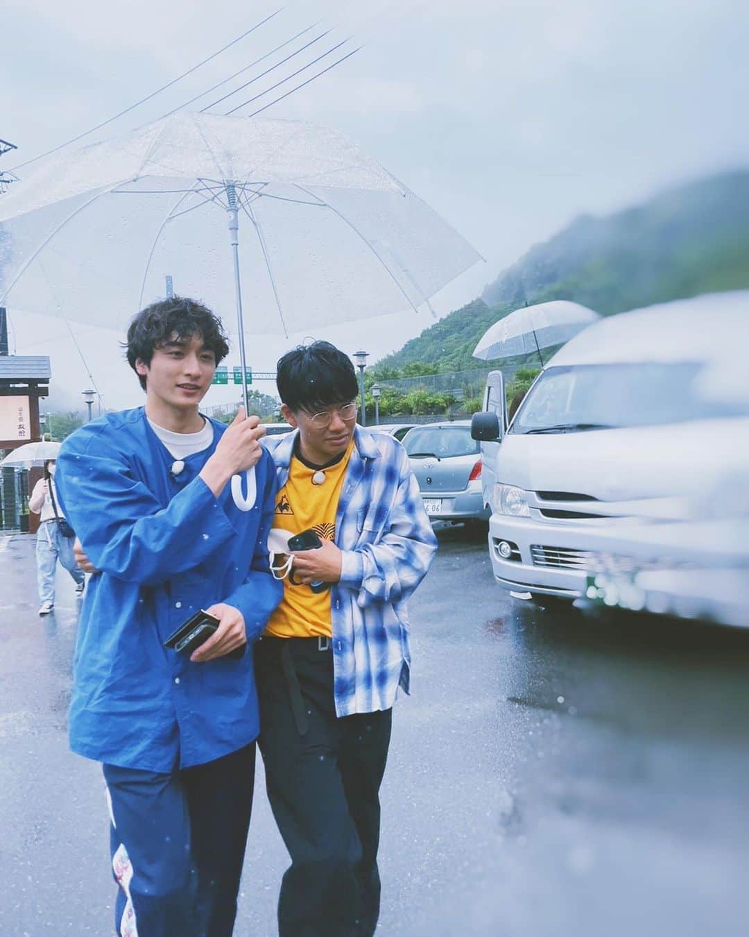 小関裕太さんのインスタグラム写真 - (小関裕太Instagram)「明日は  #王様のブランチ  小田原に行きました。 大雨でした。 相合傘しました。  たくさんご飯を食べました。 美味んまかった。  みてね」6月9日 19時59分 - yuta_koseki_68