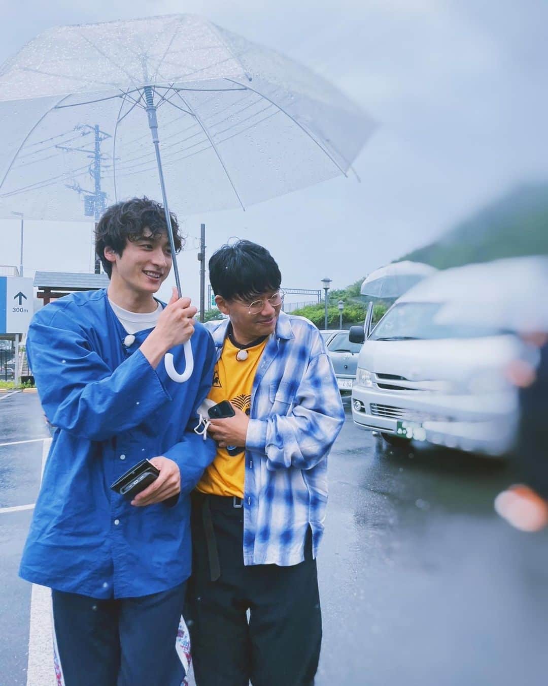 小関裕太さんのインスタグラム写真 - (小関裕太Instagram)「明日は  #王様のブランチ  小田原に行きました。 大雨でした。 相合傘しました。  たくさんご飯を食べました。 美味んまかった。  みてね」6月9日 19時59分 - yuta_koseki_68
