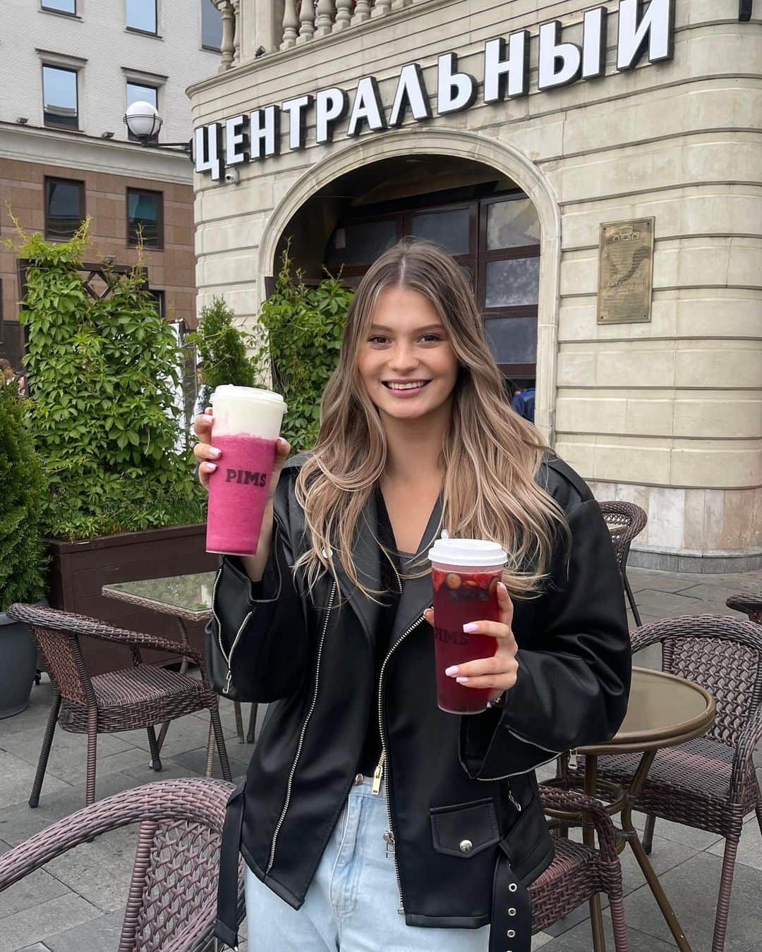 Nastya Skoptsovaのインスタグラム：「Инспектор по тапиоке 👮🏼‍♀️❤️」