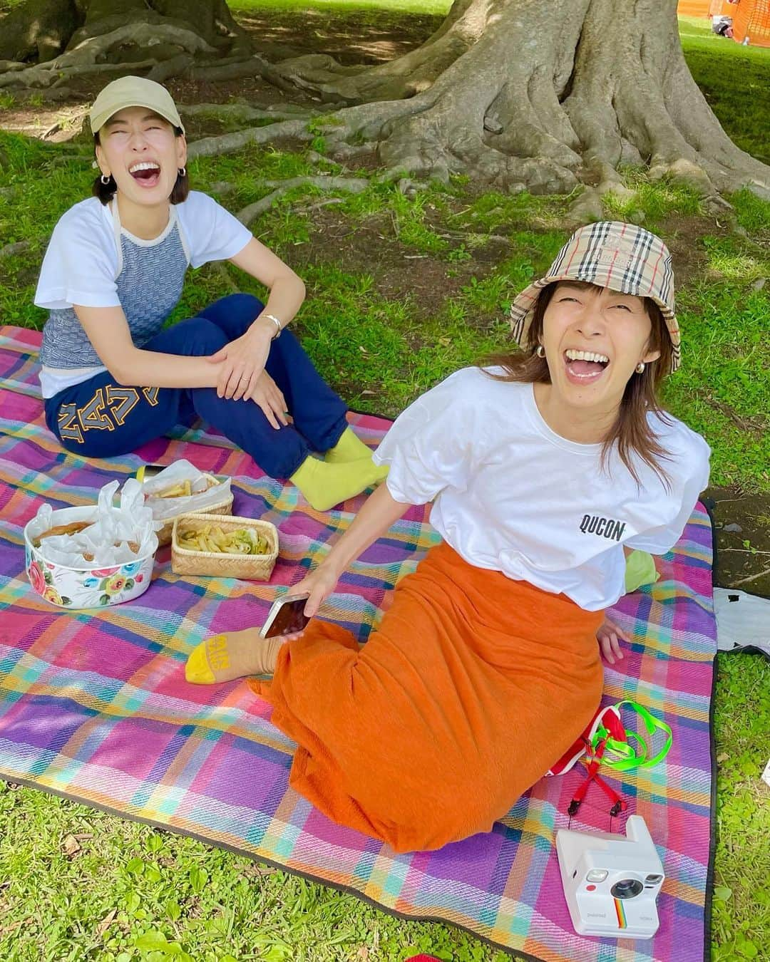 ノーマさんのインスタグラム写真 - (ノーマInstagram)「Park time memories 2023 May🌳🐒🧚  Thank you! @akisome 📸🤍 @ramuno 🍭🎶 @fumiemiyakoshi 🥙🌯🍟🇨🇺  @greenpeacejp の #リユースデラブアース プロジェクトでシェアして頂いたピクニックの様子は先月の横浜でのオフDAY🌳  マイ容器take outやメニュー等いつも快くリクエストに対応してくれる（店舗の方はキッズウェルカムな所もありがたい）La Casa De Fumieのご飯と共に🤤🫶🏻🧚  #nature #green  #picknick  #parktime」6月9日 20時18分 - noma77777