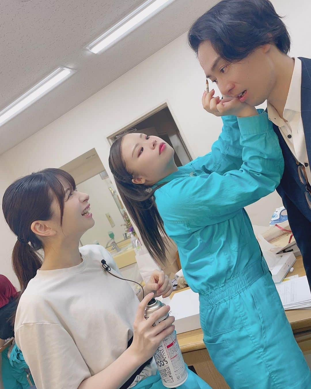 綾瀬麗奈さんのインスタグラム写真 - (綾瀬麗奈Instagram)「. 6/1〜4 舞台 SCANP「〜アカボシ〜」 atちくさ座  おもいでたちです♡♡  いつもお世話になっている めぐみこさん @megmiko87  から素敵なお花が届きました💐✨ ありがとうございます🥹  ほとんどが横写真だったので レアな縦写真たちを🤫🤍  公演は終わっちゃったけど プライベートで会う予定立てたりして また会う日がすっごく楽しみ☕️🌿  予定立ててない方々とも会いたいなぁ いつでもお誘いください🥹←  では、 アカボシの投稿はこれでおしまい。  ありがとうございました！！  .  #舞台　#演劇　#アカボシ　#SCANP #舞台女優　#舞台俳優　#名古屋演劇」6月9日 20時27分 - ayasereina