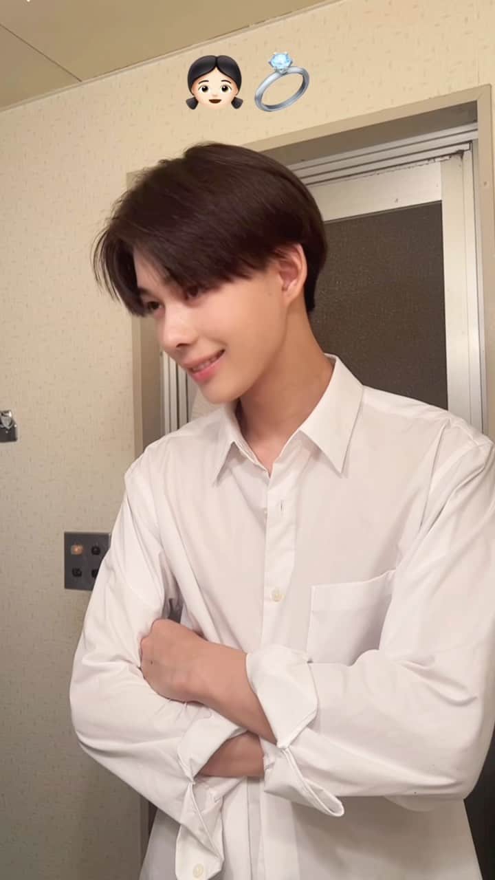 のインスタグラム：「‎هل لديك صديق محبوب؟ 😳  Do you have a boyfriend?  Apakah kamu punya pacar?  Você tem um namorado?  #reels」