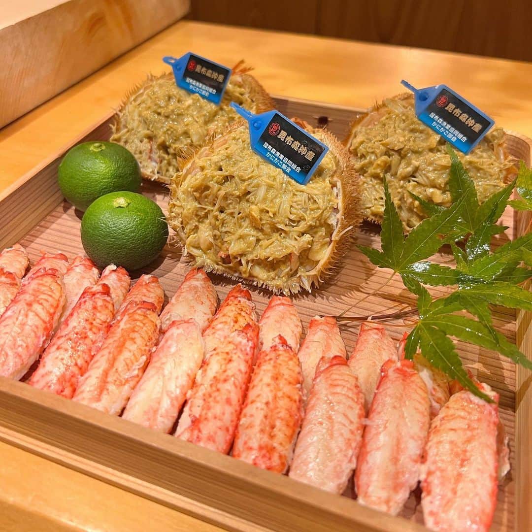 加藤里奈さんのインスタグラム写真 - (加藤里奈Instagram)「⋆  ずっと行きたかった、 @gensui.nishiki さんへお邪魔してきました。  錦にあるこだわりのお蕎麦が楽しめるお店で 在来種のおそばが何種類も楽しめるコースにしました🫶🏻  お蕎麦は太さや食感、香りが種類ごとに異なっていて、 噛めば噛むほどそばの香りが鼻から抜けて、人生で1番美味しいお蕎麦でした🥹🤍 くるみ汁、鴨汁につけて食べるのも、本当に美味しかった〜！！  天ぷらや蕎麦がき、三大珍味の茶碗蒸しなどなど、お蕎麦以外のメニューもとっても美味しくて、 コースです予約するのがおすすめです♡  ご馳走様でした𓏧幸せだった〜！！   #栄グルメ #久屋大通グルメ #名古屋グルメ #名駅グルメ  #名古屋ディナー #名古屋駅グルメ #名古屋テイクアウト #愛知県 #名古屋 #蕎麦 #玄水 #そば #お蕎麦 #蕎麦屋 #蕎麦スタグラム #蕎麦好き #蕎麦がき」6月9日 20時29分 - katoco0326