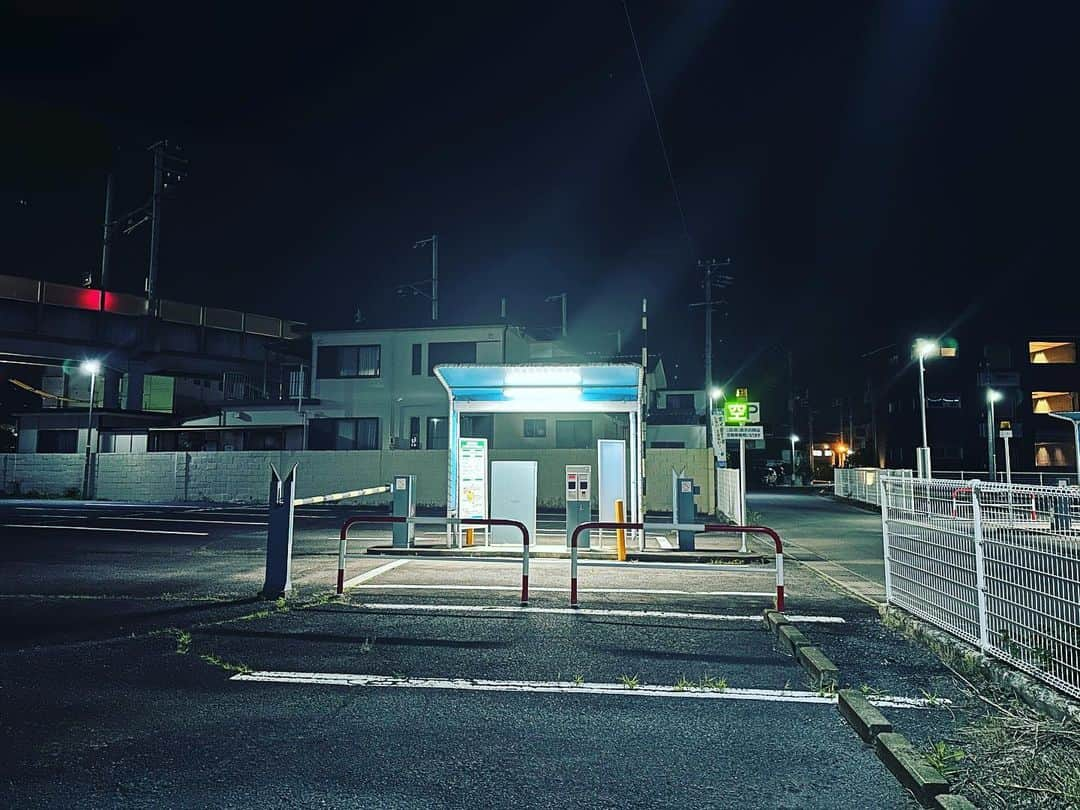 藤田貴大さんのインスタグラム写真 - (藤田貴大Instagram)「. . 白く発光するのみを辿って、夜をいつまでも歩いていたい。 . . . .」6月9日 20時32分 - fujita_takahiro