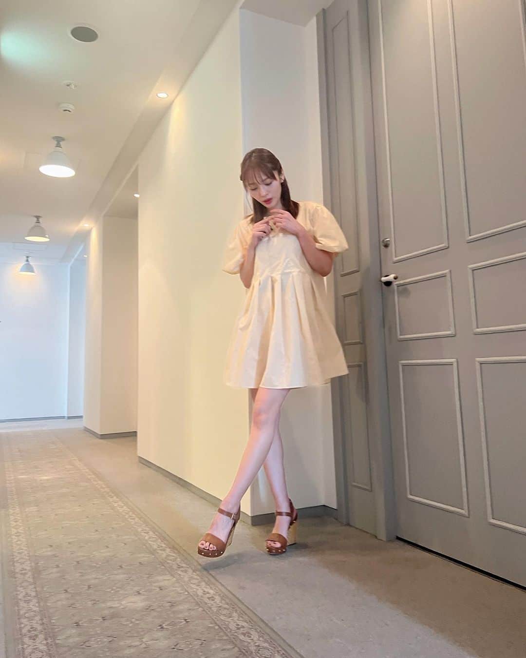 のインスタグラム：「はーい！週末です〜🐴💛  今週からは函館開催がスタート♡ あっという間に夏です🍉  みなさま良い週末を😘  #週末はウマでしょ #函館競馬場」
