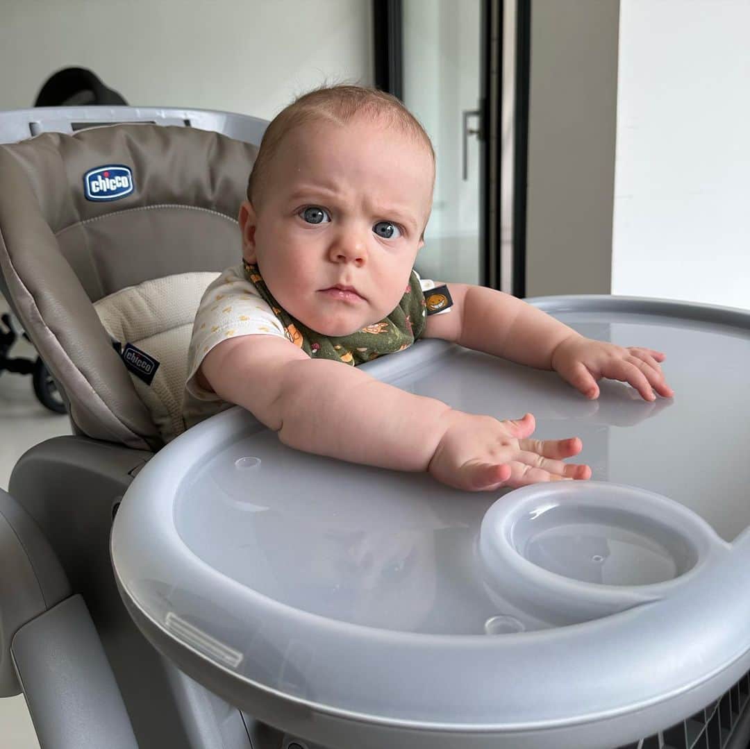 のインスタグラム：「Quando è ora della pappa ma non è ancora pronto 🤣」