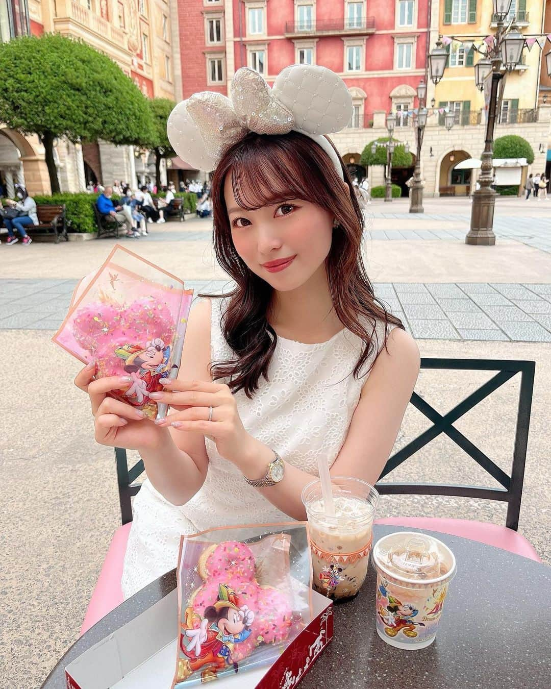 清里千聖さんのインスタグラム写真 - (清里千聖Instagram)「. #🏰 3年ぶりくらいのディズニー🥹💕 40周年仕様でパーク内もかわいくて幸せでした🏰💕 ソアリンも乗れて大満足🥹🫶🏻 #夢の国 #tokyodisneysea #🐭」6月9日 20時44分 - chiseikiyosato