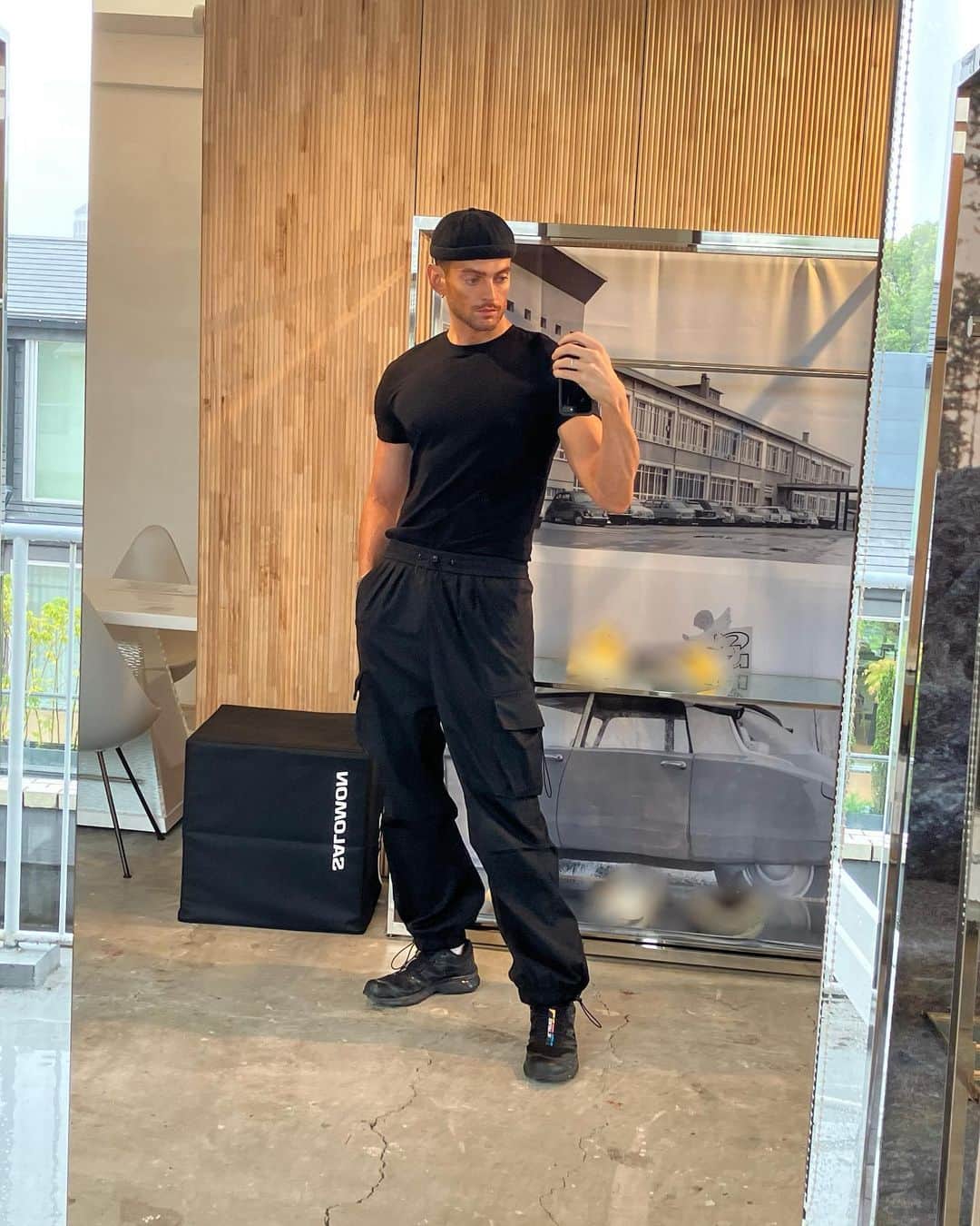 ベンジャミンのインスタグラム：「Finally Friday」
