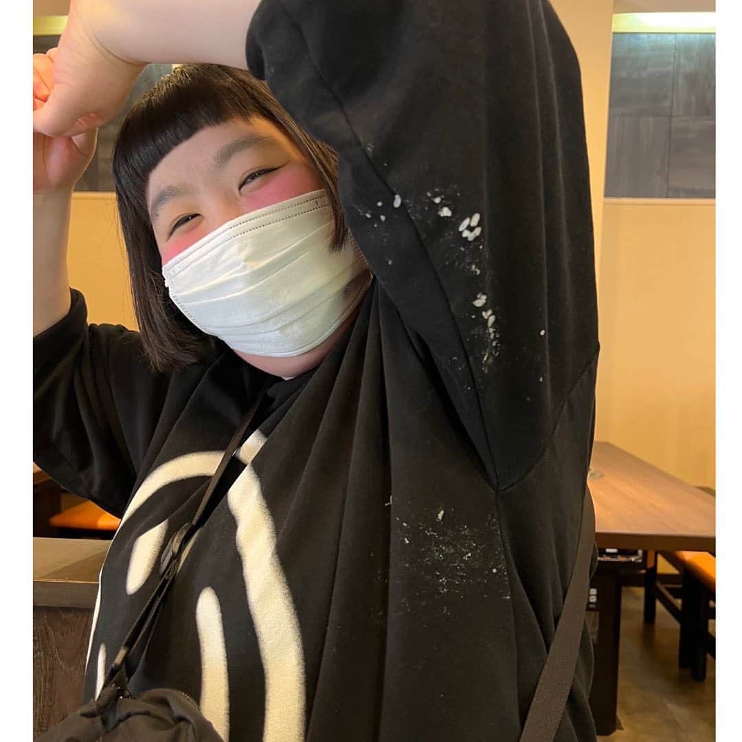 酒井藍さんのインスタグラム写真 (酒井藍Instagram)「. この前、川畑兄さんに焼き肉ランチをご馳走になりました😊 その帰り、松浦兄