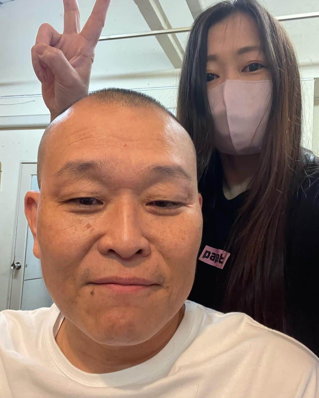 杉本知香さんのインスタグラム写真 - (杉本知香Instagram)「せいじさん、向くんスッキリ✂️✨  #中目黒美容室#ドライヤー2秒  #千原せいじ#千原兄弟#チハラトーク #天津向#天津#オタク界のカリスマ」6月9日 21時03分 - sugimotoc