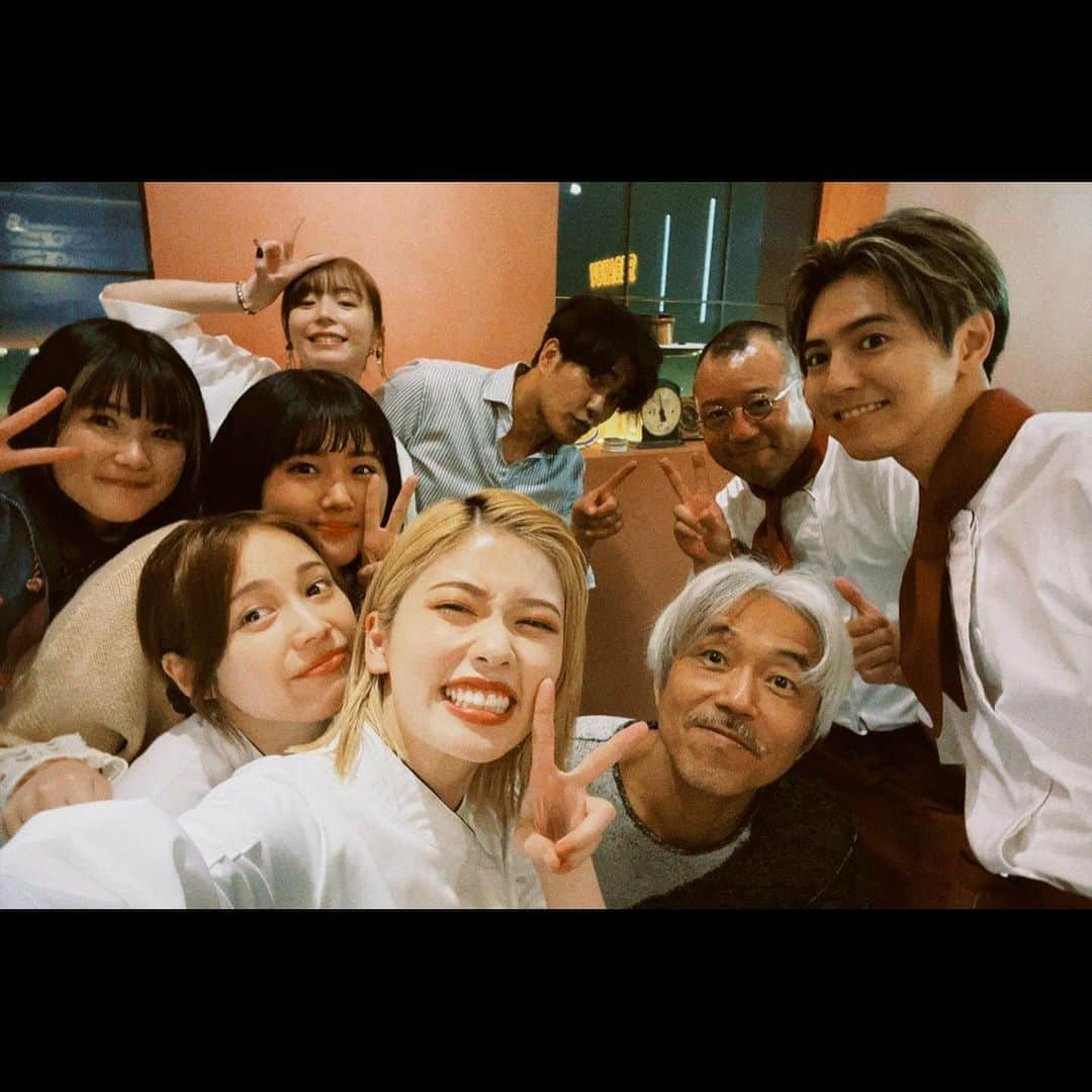 原菜乃華さんのインスタグラム写真 - (原菜乃華Instagram)「波よ聞いてくれ最終回 ついに、今夜！！  実は、雨の中ミナレさんと自転車で爆走するシーンでオールアップでした笑 本当に楽しい現場で、ずっと皆さんとお喋りしてたなぁ🥰 現場の仲の良さが最終回でもしっかり伝わると思います！ 是非リアルタイムでご覧下さい︎☺︎   #波よ聞いてくれ」6月9日 21時23分 - nanoka_hara_official