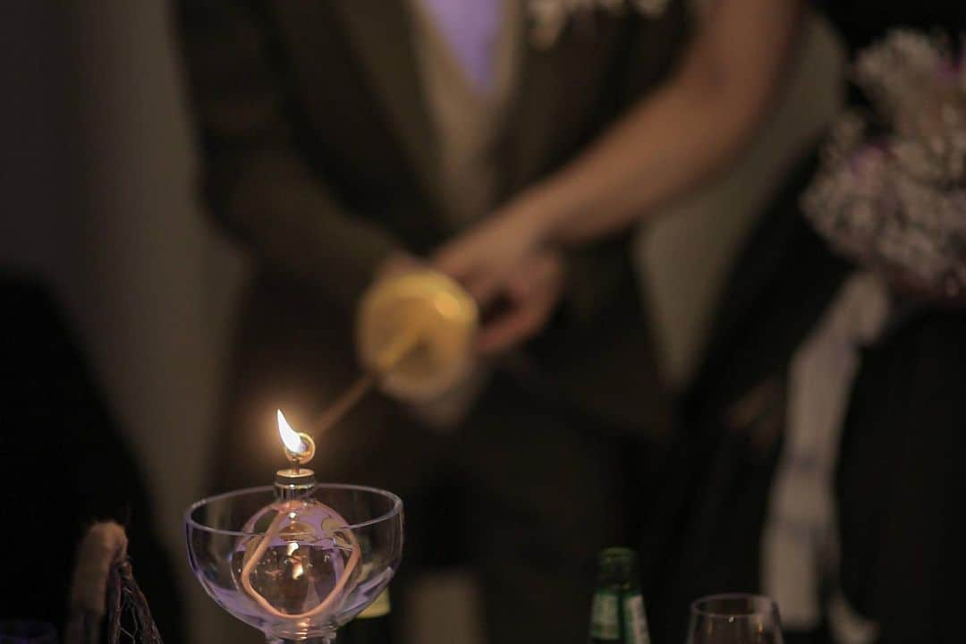 中村水月さんのインスタグラム写真 - (中村水月Instagram)「カーキのドレス最後まで迷ってこれにしてよかった💚  ブーケはピンクと黄色の花が私と夫でたくさんの優しい人たちに囲まれてるイメージで後出さんに作ってもらって 想いの詰まったブーケにしてもらいました💐  洋装で合わせた母と父のコサージュにも同じ色の花使ってもらった🌷🫧 @atelierchicyuri   たくさんの笑顔溢れる披露宴になって幸せでした☺️💕  #アルタビスタガーデン大宮  #アルタビスタガーデン  #結婚式  #ニコニコの日 #ブーケ」6月9日 21時20分 - n___mm____n