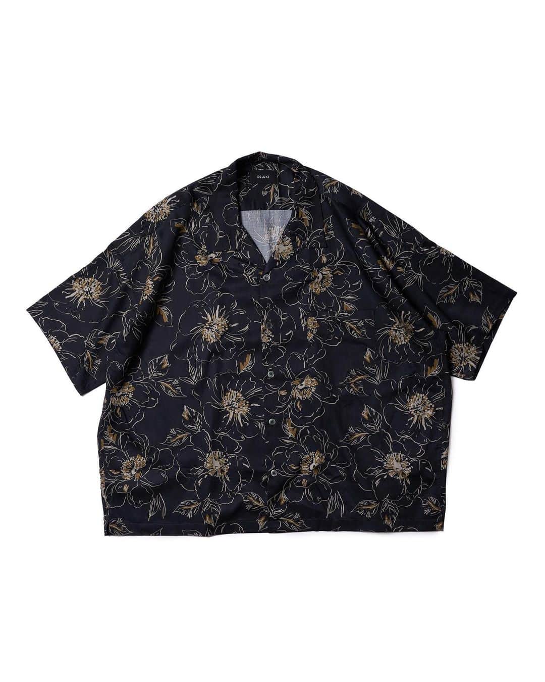 デラックスのインスタグラム：「DELUXE 2023Spring&Summer collection   CASABLANCA  Will be available on our website  2023.06.10(sat)11:00am  #deluxe_jp」