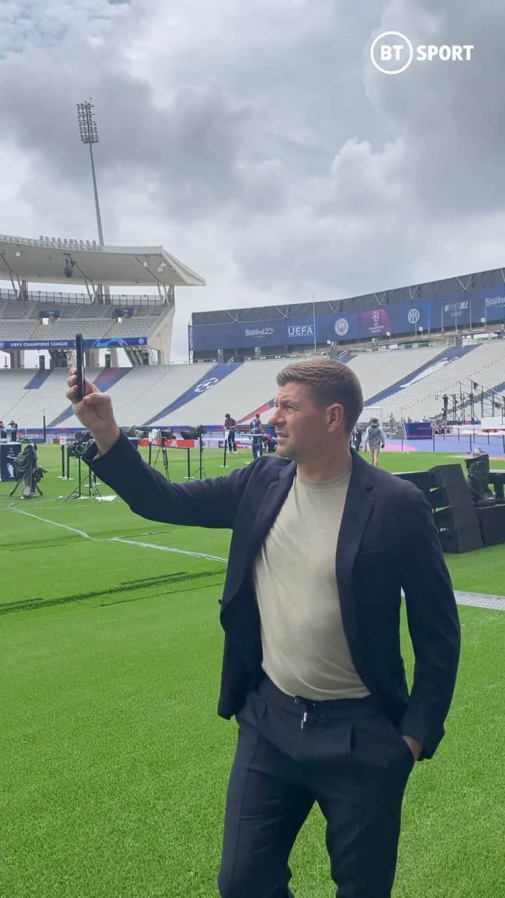 スティーヴン・ジェラードのインスタグラム：「Steven Gerrard back at the Atatürk Olympic Stadium for the first time since the 2005 Champions League final 💫 #UCLfinal」