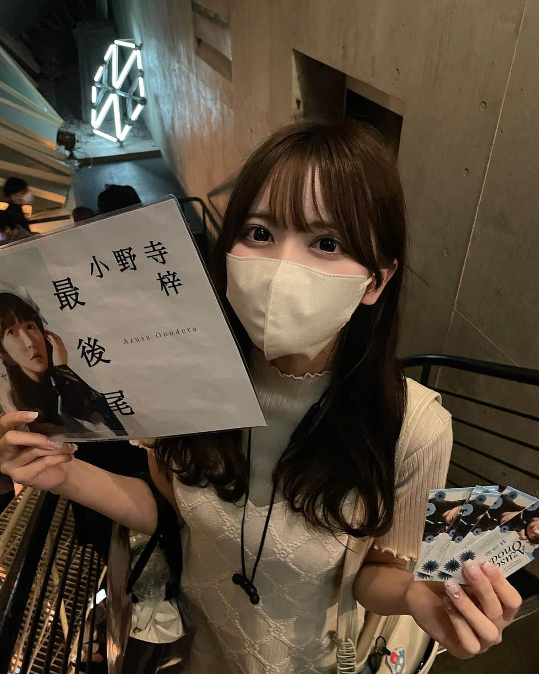 夏目一花さんのインスタグラム写真 - (夏目一花Instagram)「推しのライブ行った時🫶雨は苦手だけれど紫陽花がたくさん咲いてて嬉しい〜〜♡たくさん見に行きたいな」6月9日 21時49分 - natsume_me__