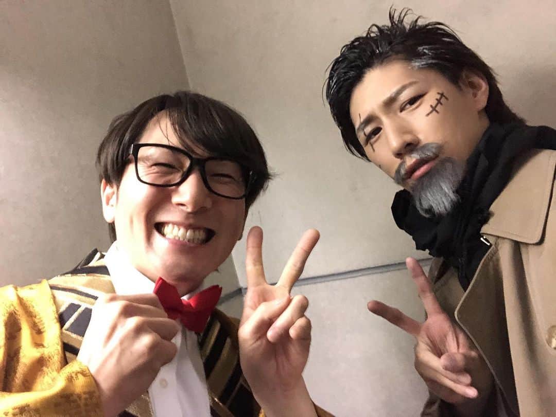 鈴木祐大さんのインスタグラム写真 - (鈴木祐大Instagram)「SANADAⅪ 本日無事に初日の幕が上がりました！！  ご来場いただいた皆様 本当にありがとうございます！！  劇団S.W.A.Tさんの約20年ぶりの再演ということで僕たちも初日を迎える事をとても楽しみにしておりました。  20年前の演劇を体感して頂けていると嬉しいです！！  全16公演カンパニー一つとなって走り抜けますので、どうぞよろしくお願い致します！！  写真は座長の荒井敦史くん 増元拓也さん！！  明日からも劇場でお待ちしております(^^)」6月9日 21時49分 - suzuki_yuta_official