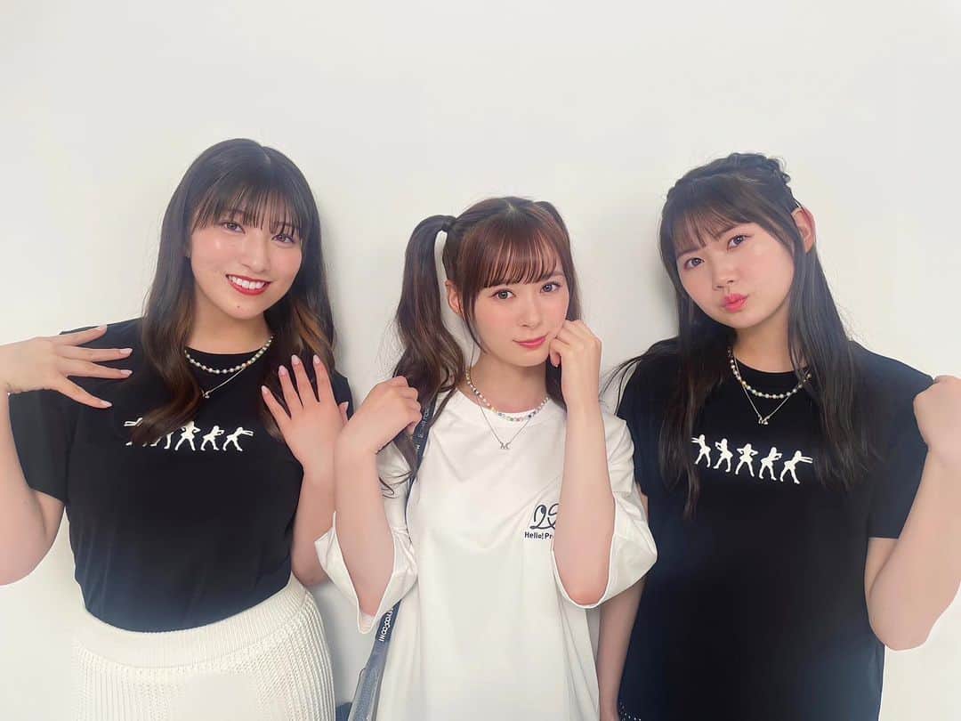 のインスタグラム：「GU×ハロー！プロジェクトが決定しました！ ⁡ 6/16(金)販売開始予定 ⁡ 2023年に25周年を迎えた 「HELLO! PROJECT」とコラボレーション。 モーニング娘。'23、ANGERME、Juice=Juice、 つばきファクトリー、BEYOOOOONDS、 OCHA NORMAの各グループと企画した Tシャツとアクセサリーや25周年の特別な Tシャツとバッグが登場。 ⁡ ⁡ コラボさせていただきます♡ 大好きなGUさんとのコラボめちゃくちゃ 嬉し過ぎます！！ ⁡ morningmusume23 #モーニング娘23#helloproject #えりぽんかわいい #生田衣梨奈のVSゴルフ4  #ELEYVSGOLF #生田衣梨奈 #ootd #l4l #love #ig_japan #Followme #ゴルフ #GOLF #ゴルフ女子 #GU #コラボ #guコーデ」