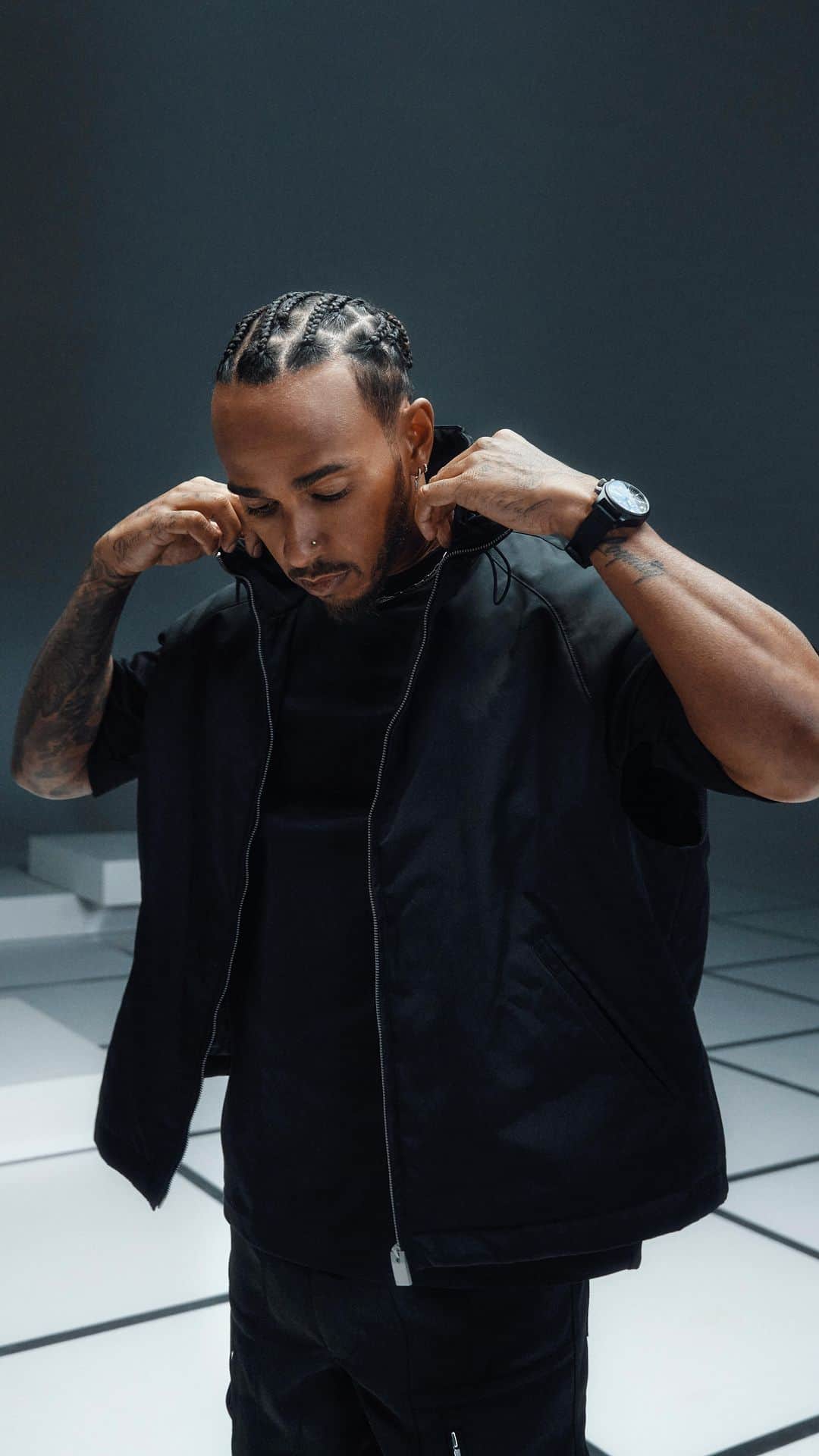 IWCのインスタグラム：「For the Pilots that fly under the radar, yet stand out. The monochrome #IWCpilot Chronograph 41 TOP GUN (Ref. IW389401) worn by @lewishamilton is the perfect timepiece for those who exude style and substance. #TheReference   🔗Link in Bio」