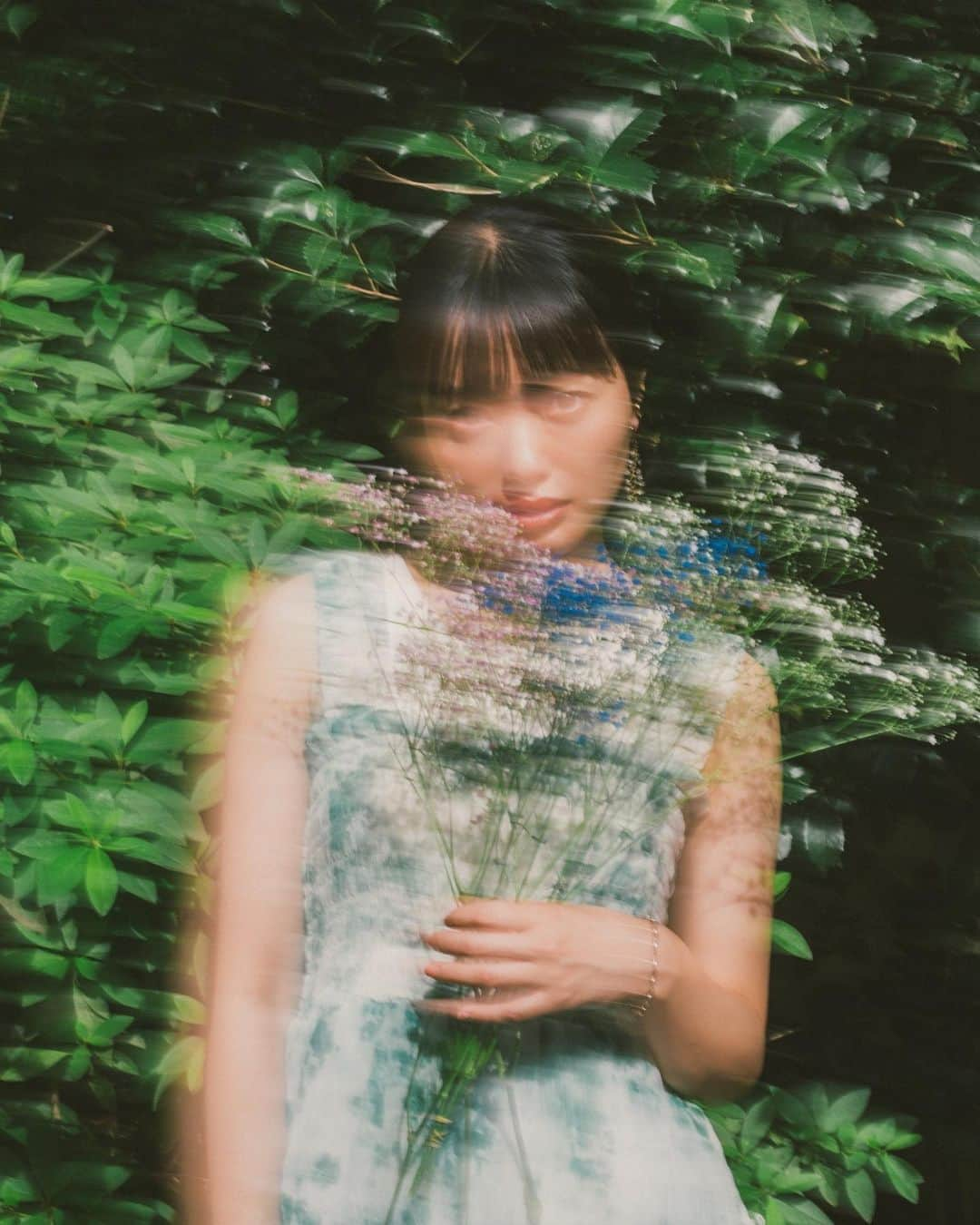 北原里英のインスタグラム：「📸 『私が撮りたかった女優展 in PARCO2019〜2023』 6月23日より名古屋PARCOで開催されます。 ご当地限定枠として、愛知県出身の女優として選んでいただきました。 錚々たるメンバーの中に、自分の写真も展示されることが大変光栄です😌🤍 とても素敵に撮っていただきましたので、ぜひみなさま足を運んでくださいね👣 グッズも展開されるそうです☺︎  素敵な緑のワンピース @ganni  ボルドーの素敵なワンピース @seanewyork  撮影は伊藤奨さんです📸 @sho.i_g」