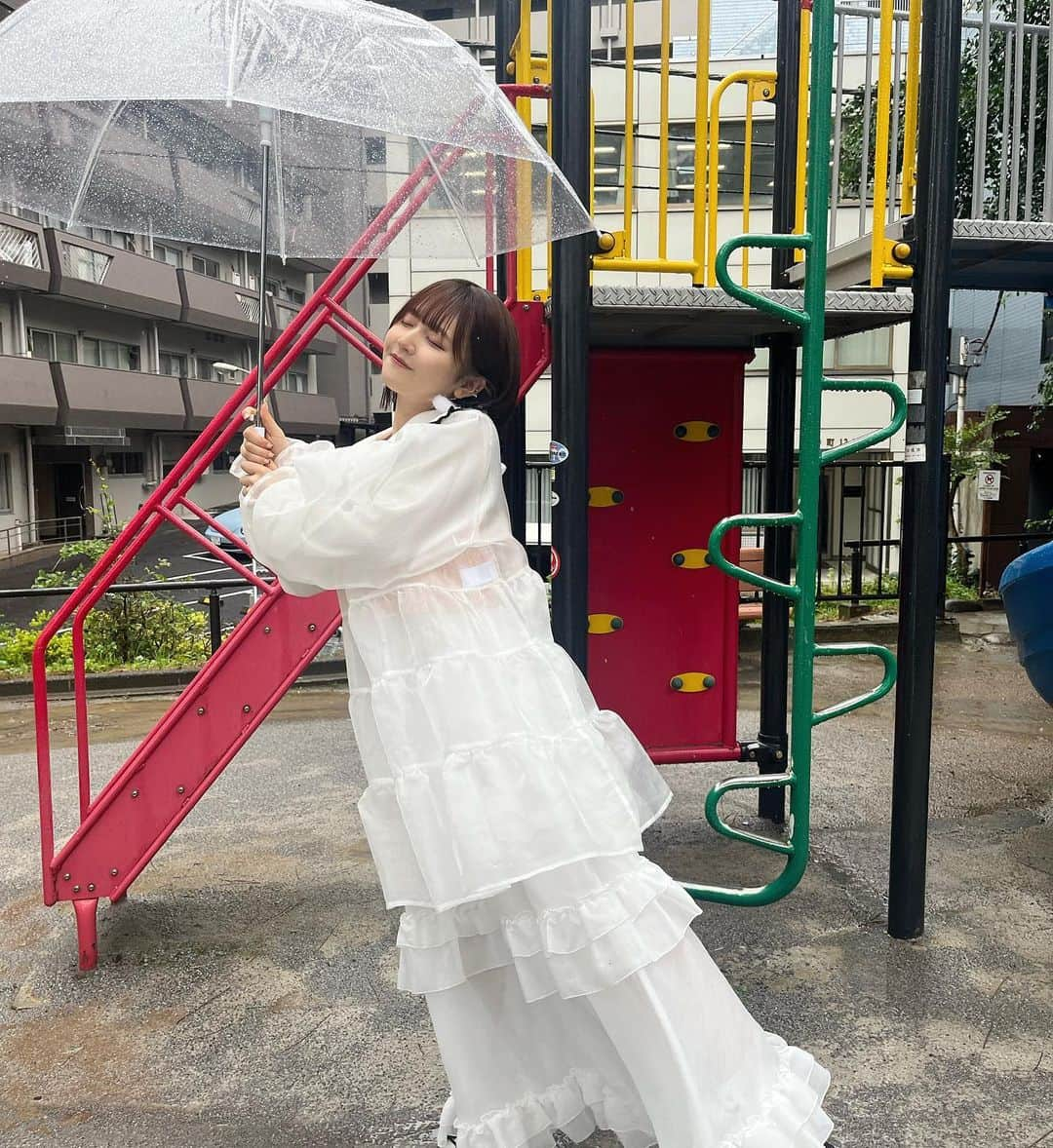 渡辺あやのさんのインスタグラム写真 - (渡辺あやのInstagram)「雨の日だったけどかわいいお洋服でウキウキだった日- ̗̀📷 ̖́-」6月9日 22時04分 - _wata.a