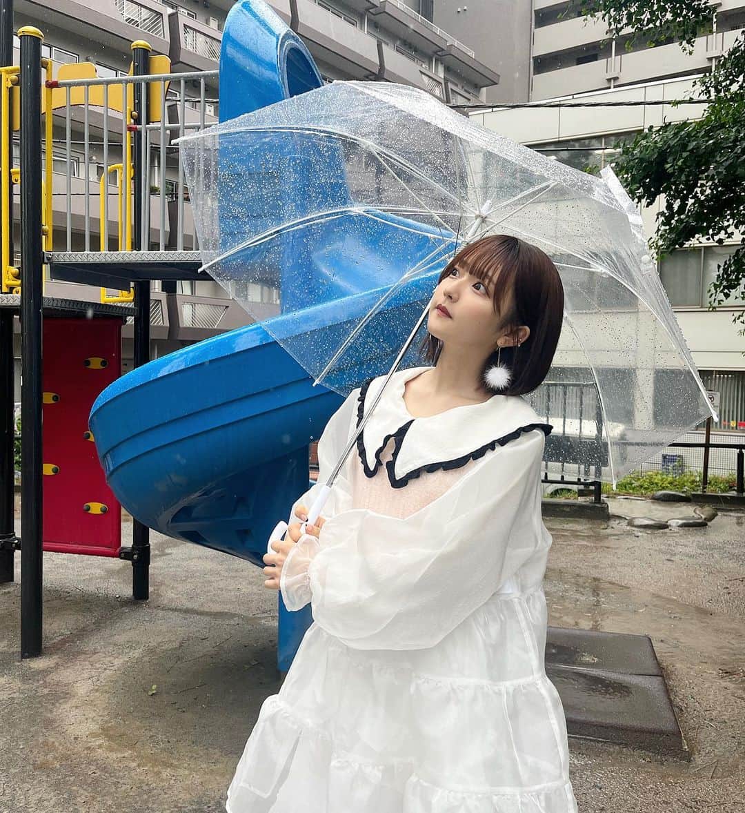 渡辺あやののインスタグラム：「雨の日だったけどかわいいお洋服でウキウキだった日- ̗̀📷 ̖́-」