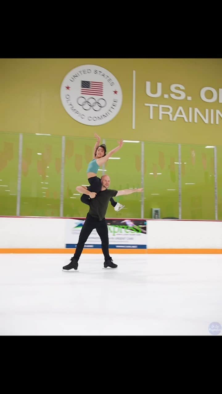 ダニエル・オシェイのインスタグラム：「Long music for the season?!?! Thanks to @oniceperspectives for 🎥   @wasapairs @edeaskates @skates_us @johnwilsonblades @usfigureskating   #figureskating #pairskating #teamusa #olympic #trick #lift #stunt」