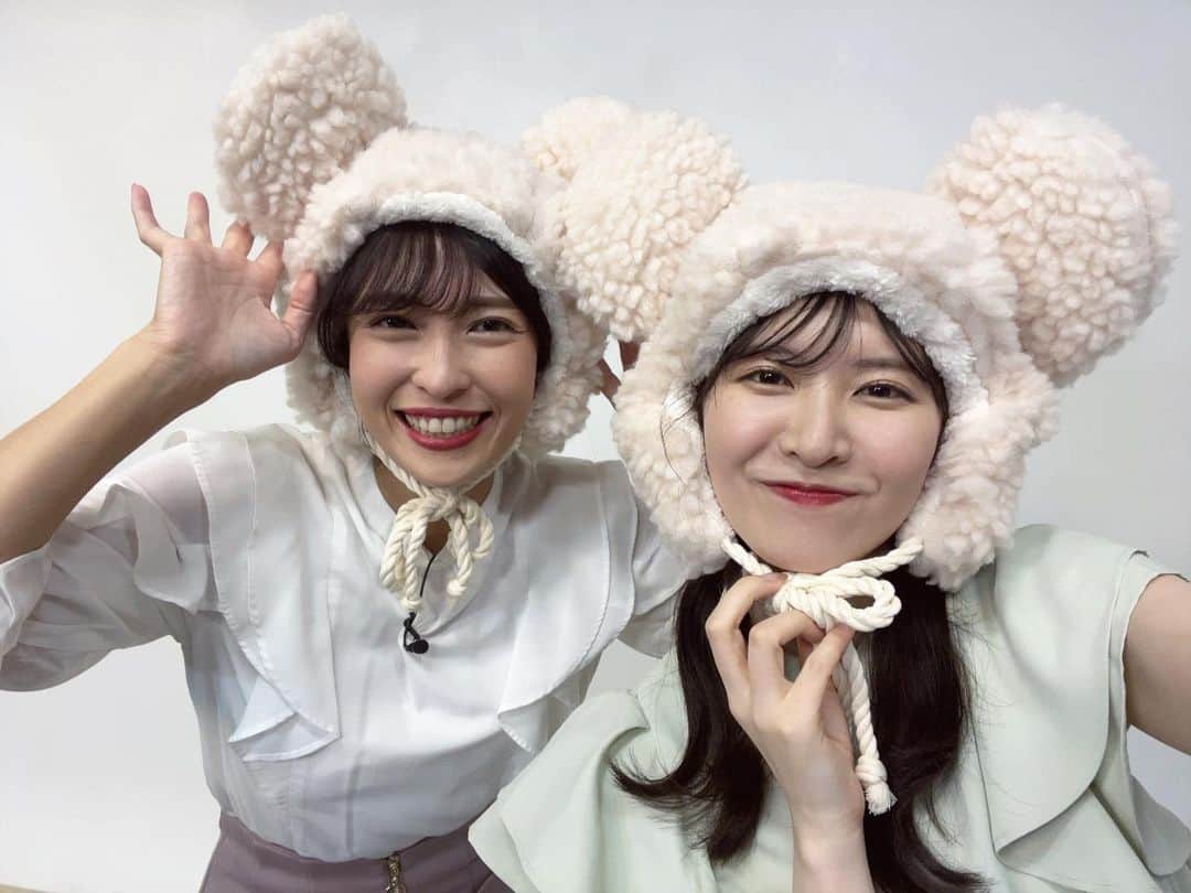 のインスタグラム：「入社してからずっと、 尊敬する大好きな先輩キャスターと誕生日が同じという幸せを噛み締めながら過ごしてきました。  それが今年はなんと、配信までしていただき…！ あいりんさんと楽しめたことが何より嬉しかったです。 ありがとうございました🐻‍❄️✨  いつも少人数で行う配信なのに、 なぜかたくさんのスタッフさんが１つのスタジオに集まり それはそれは熱い(暑い)空間でした❤️‍🔥  というわけで、 27歳さらに成長できるよう 頑張ってまいります🥳  これからも、たくさんの空を見上げられますように🌈」