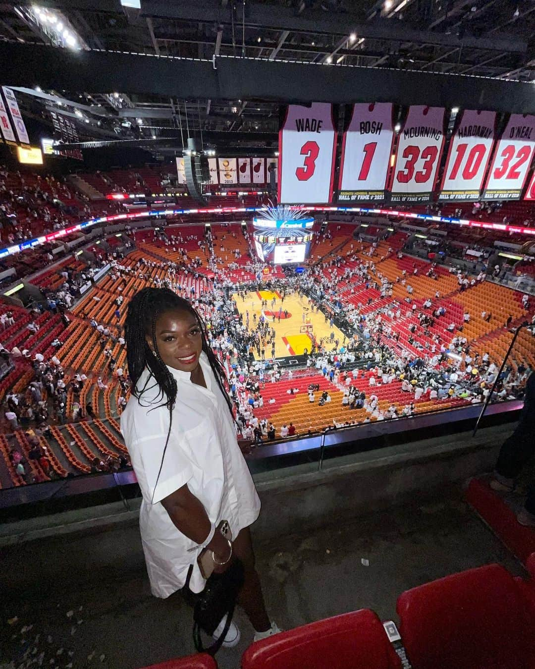 アシャ・フィリップさんのインスタグラム写真 - (アシャ・フィリップInstagram)「Let’s go HEAT 🔥☄️🏀  Amazing experience watching @miamiheat play Denver Nuggets for Game 3 NBA Finals🙌🏾  🔌 @kaseyacenter @gatewaysportsgroup   #NBA #nbafinals #miamiheat #miami #305」6月9日 22時31分 - missashaphilip